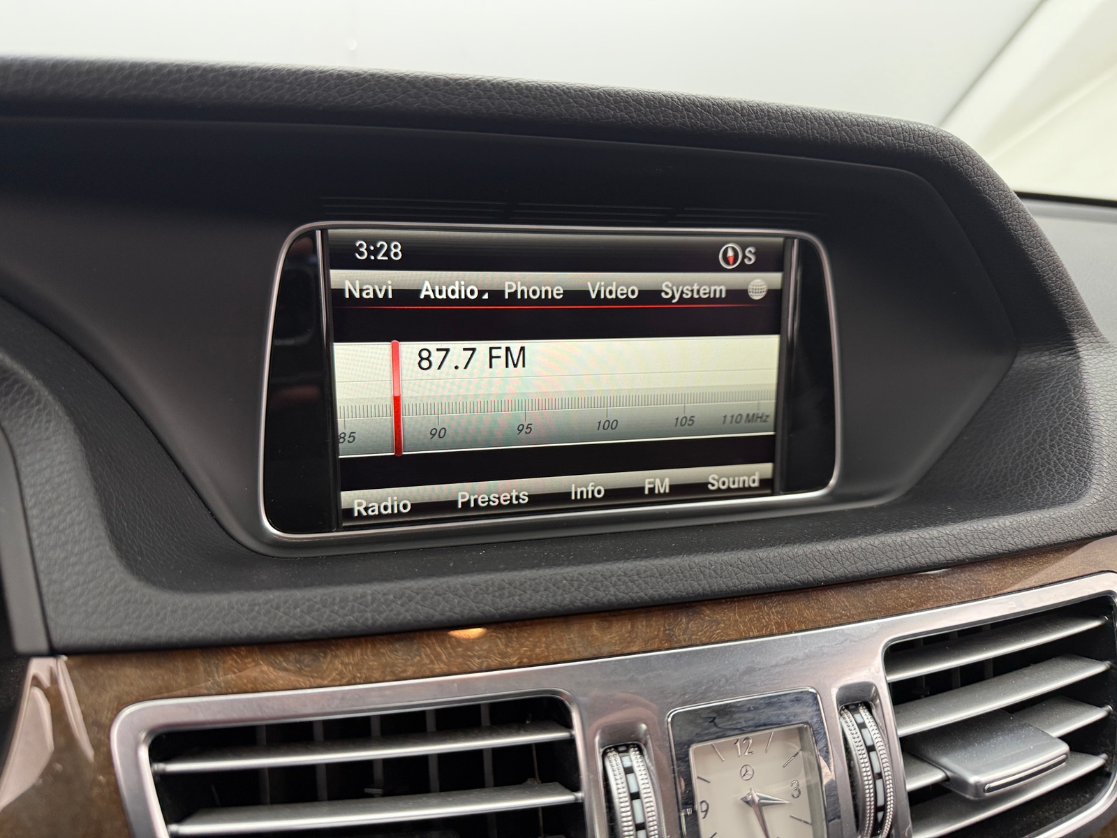 Thumbnail: 2014 Mercedes-Benz E-Class - 3