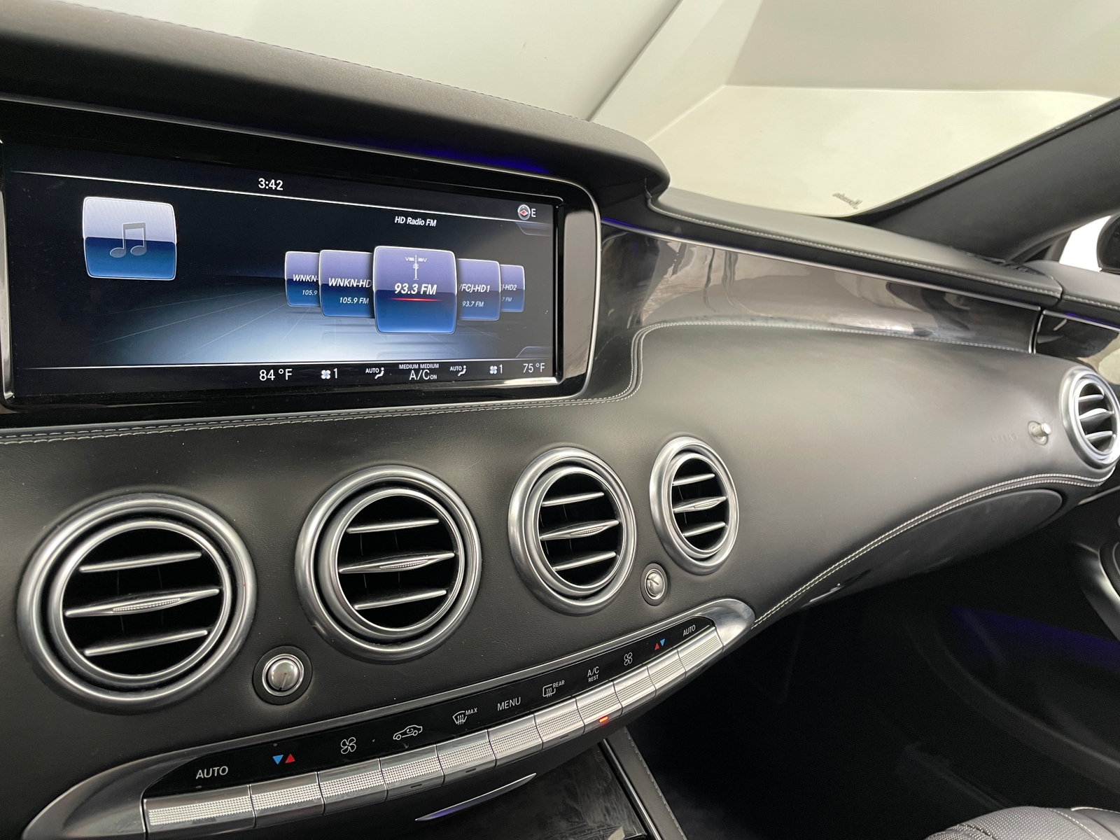 Thumbnail: 2016 Mercedes-Benz S-Class - 2