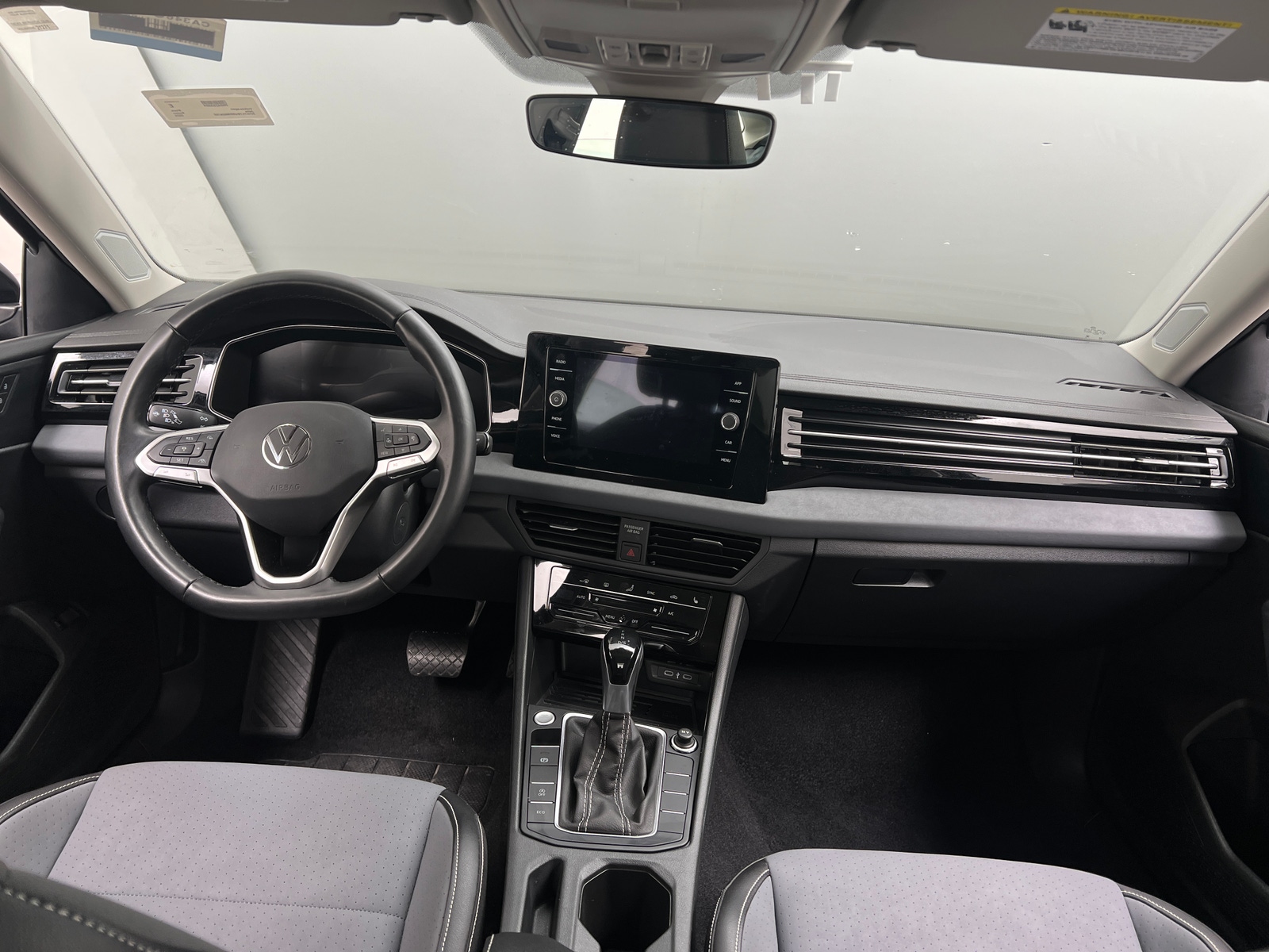 Thumbnail: 2025 Volkswagen Jetta - 2