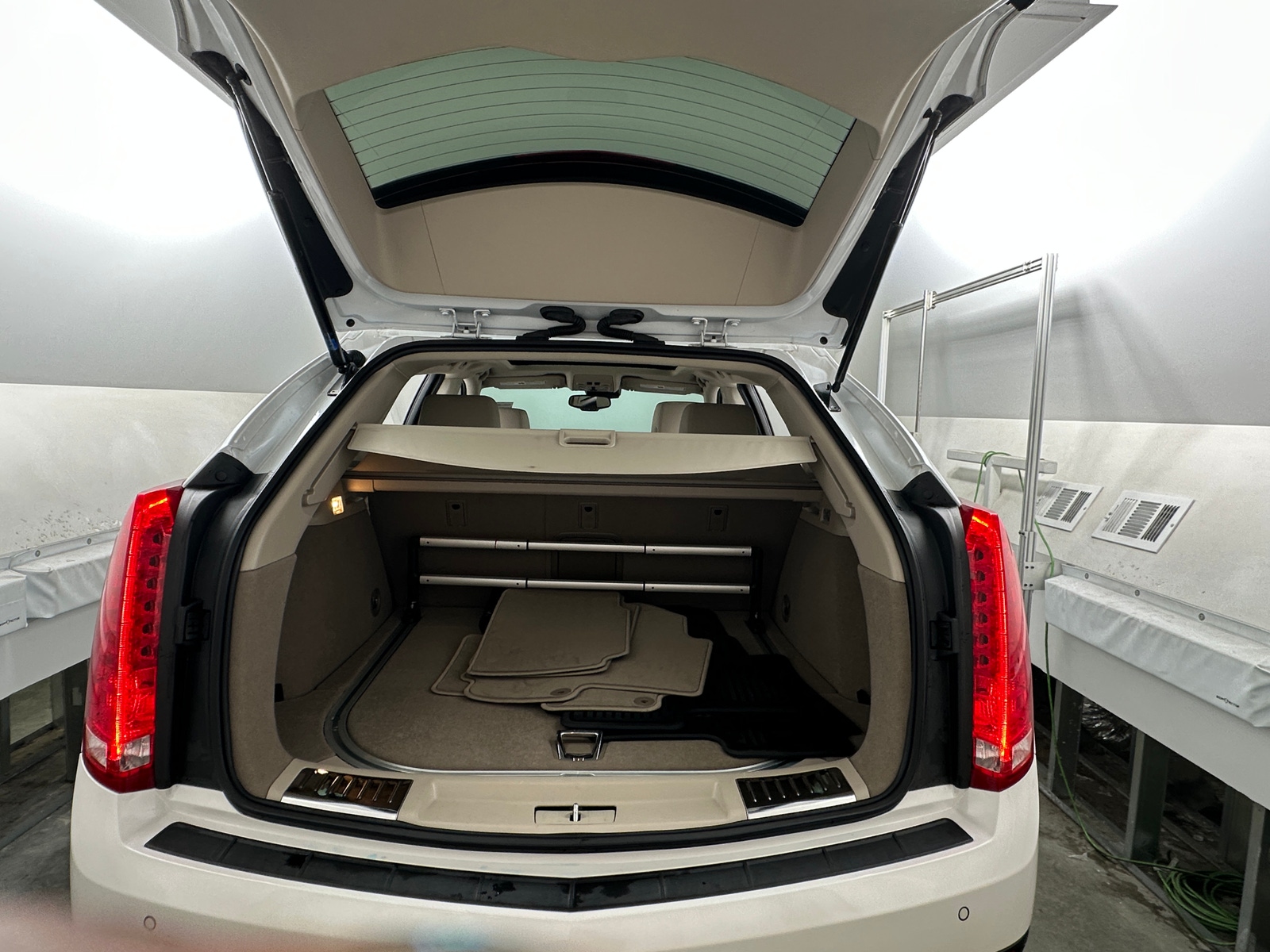 Thumbnail: 2013 Cadillac SRX - 6