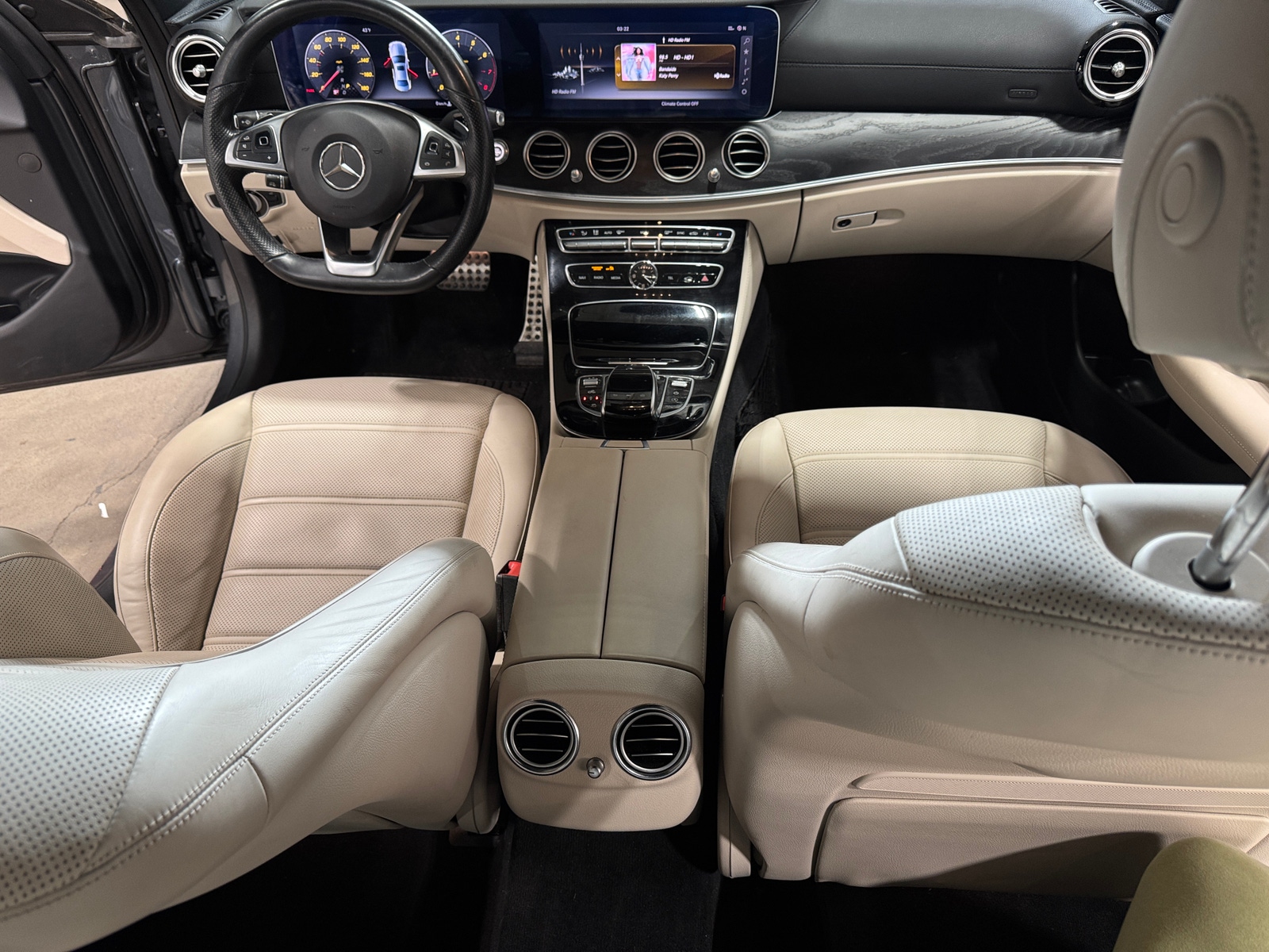 Thumbnail: 2017 Mercedes-Benz E-Class - 2