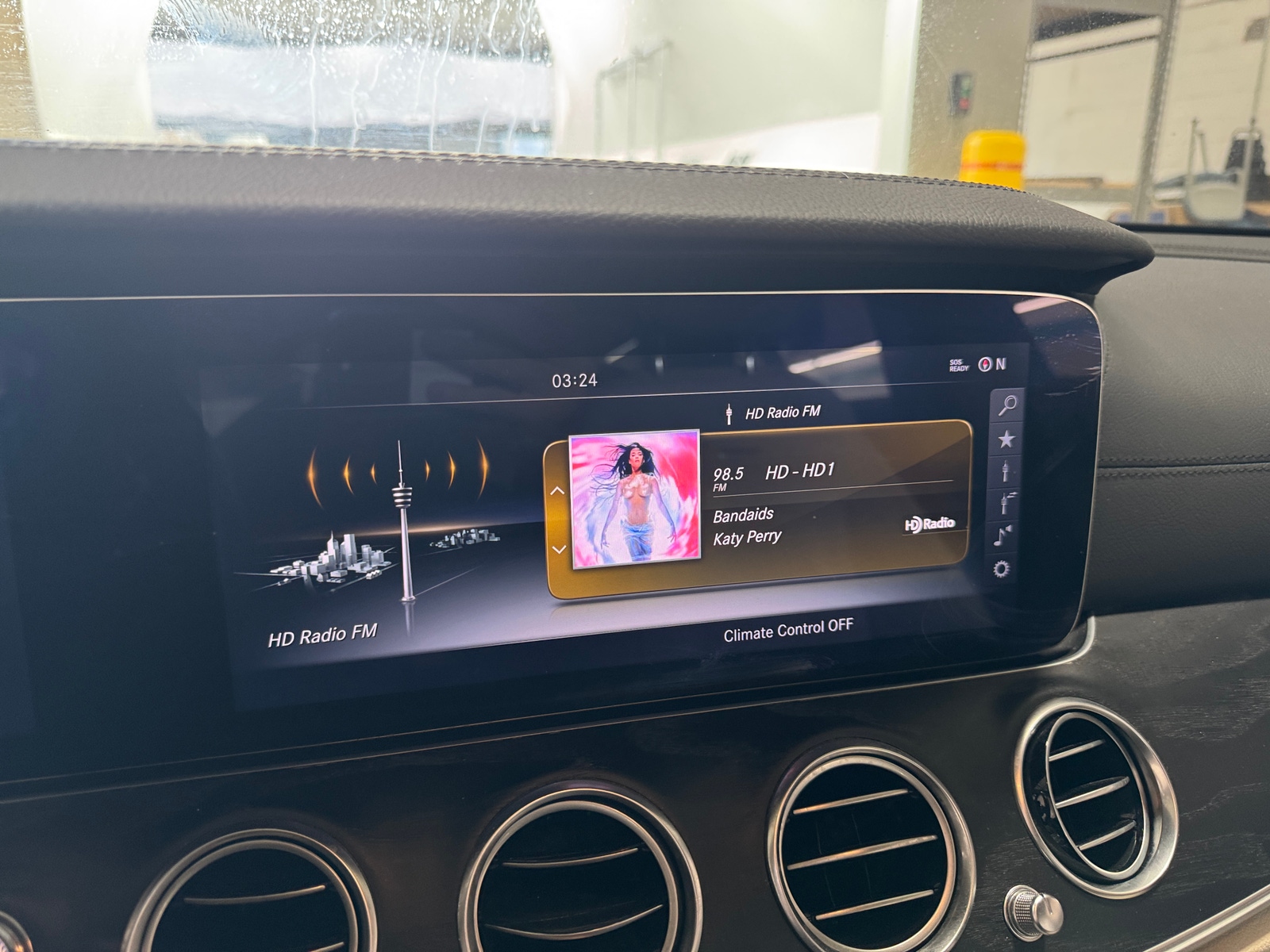 Thumbnail: 2017 Mercedes-Benz E-Class - 3