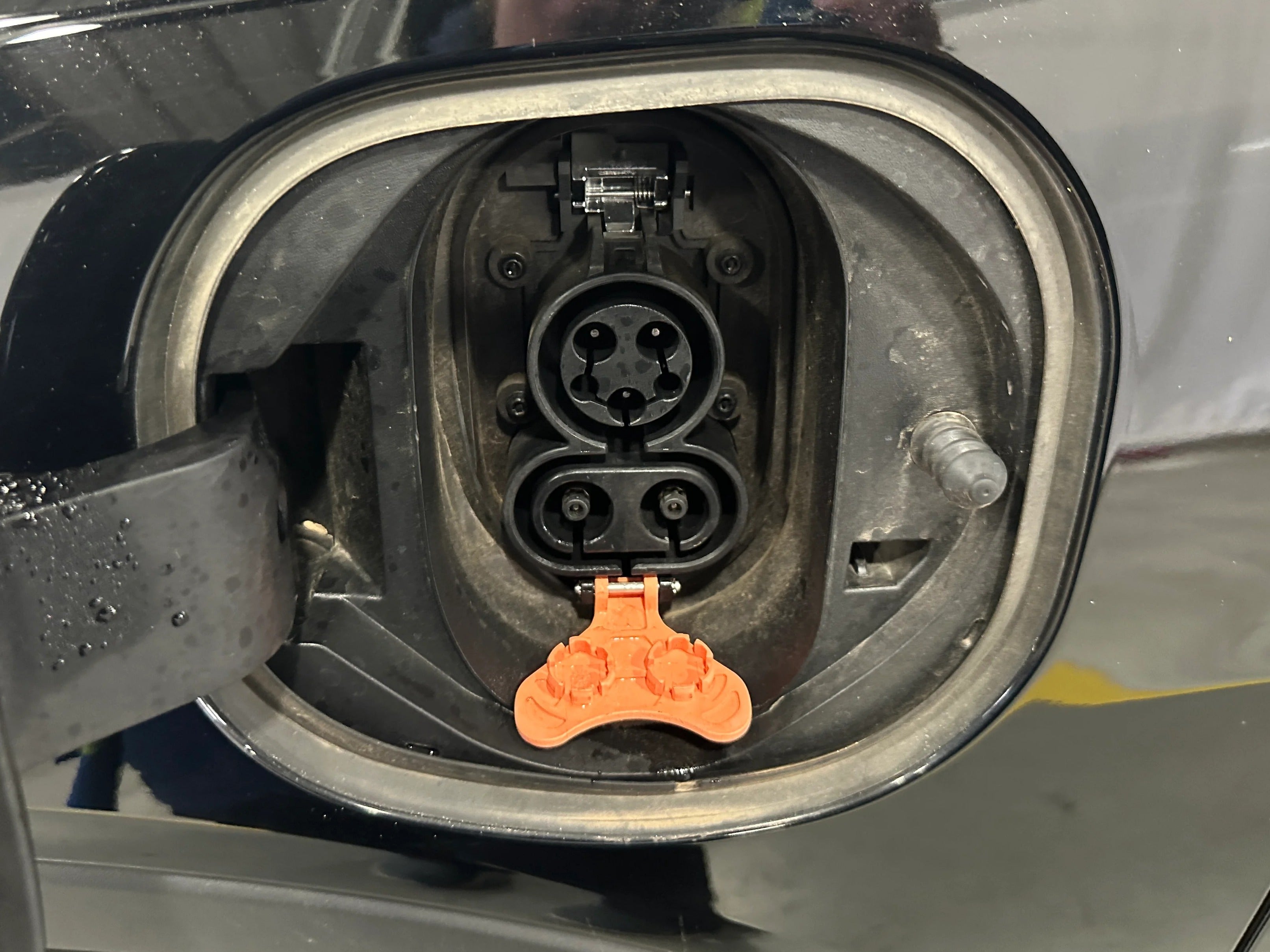 Used 2022 Chevrolet Bolt EV 2LT with VIN 1G1FX6S04N4104523 for sale in Oak Creek, WI