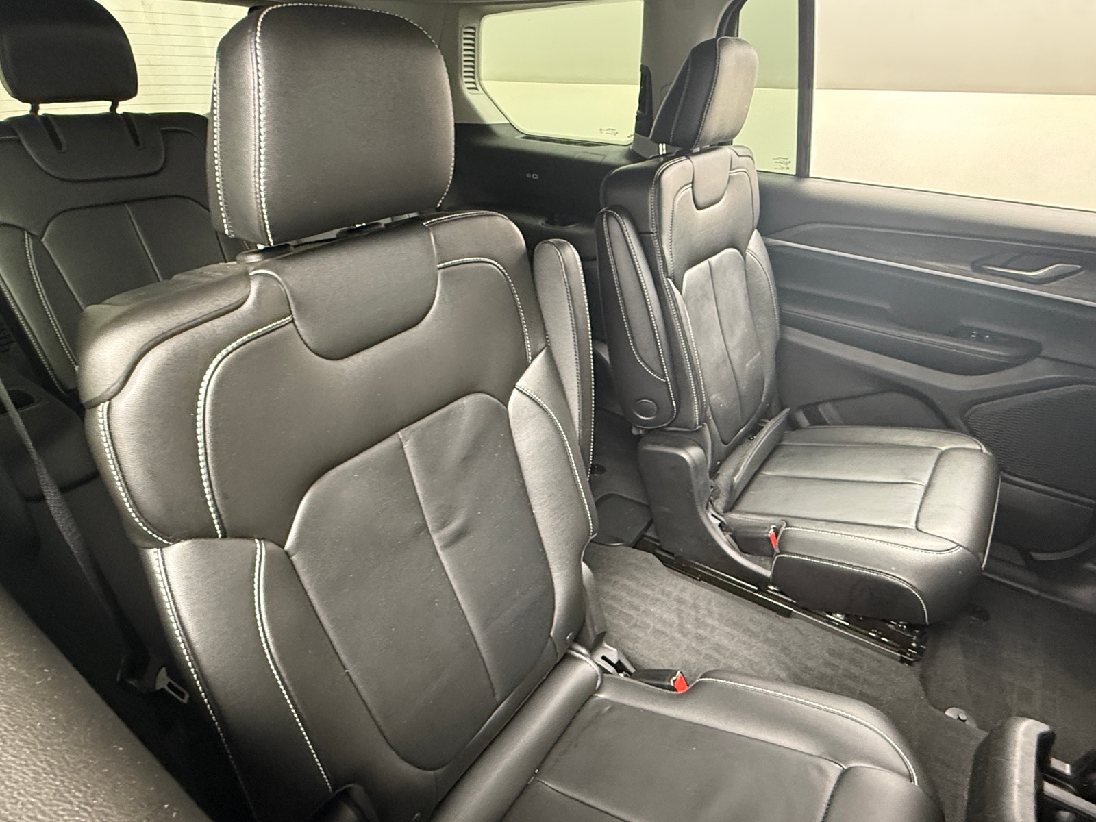 Thumbnail: 2023 Jeep Grand Cherokee L - 5