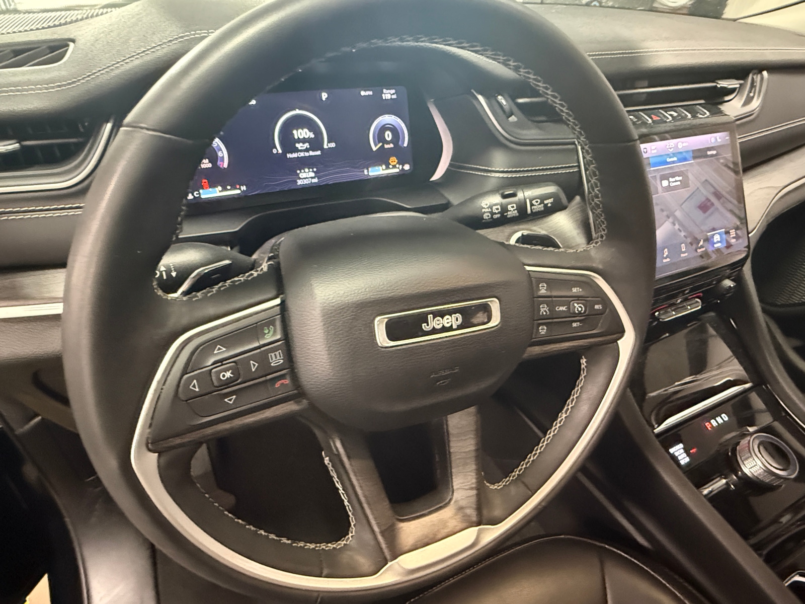 Thumbnail: 2023 Jeep Grand Cherokee L - 4