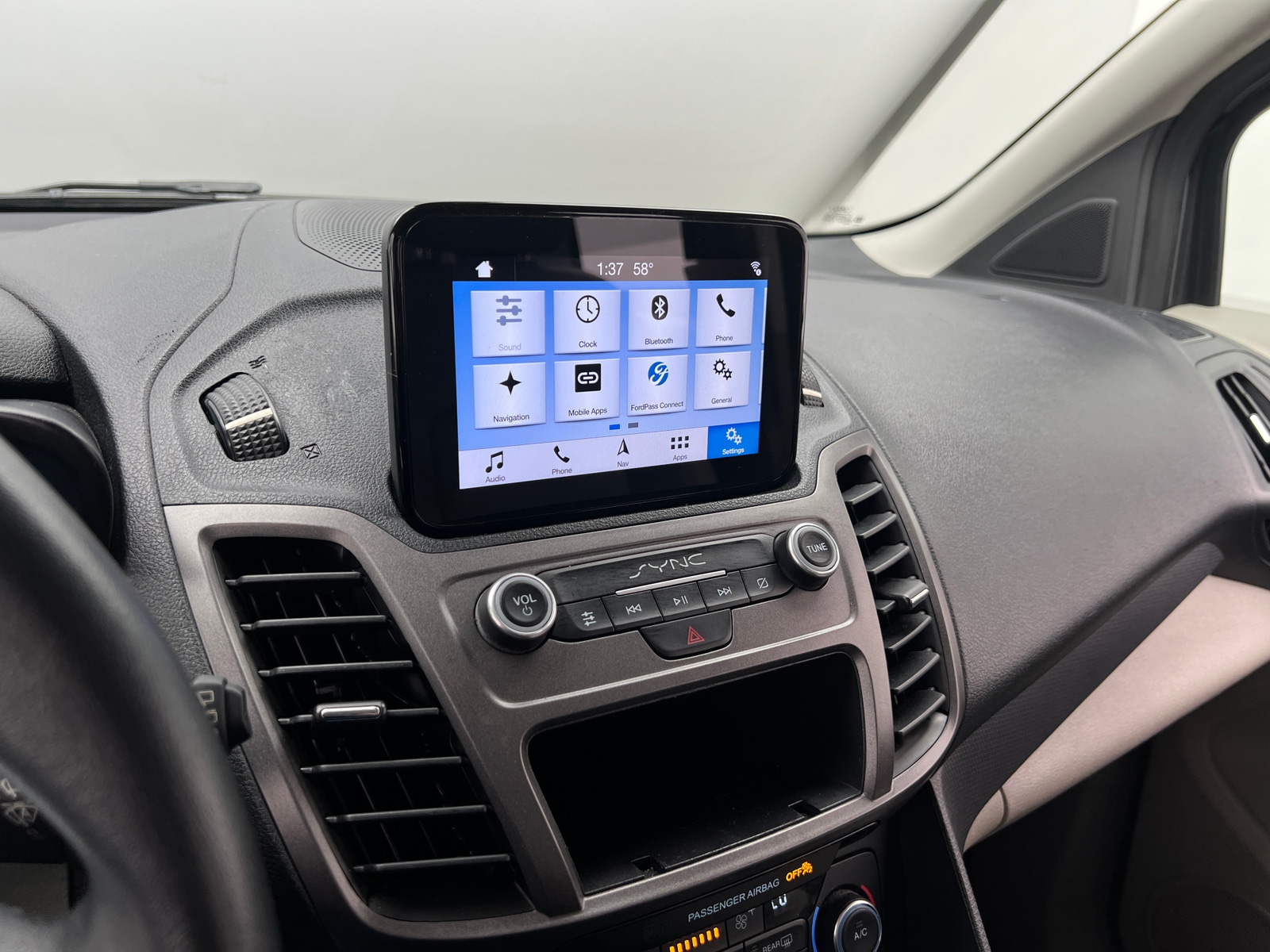 Thumbnail: 2020 Ford Transit Series - 3