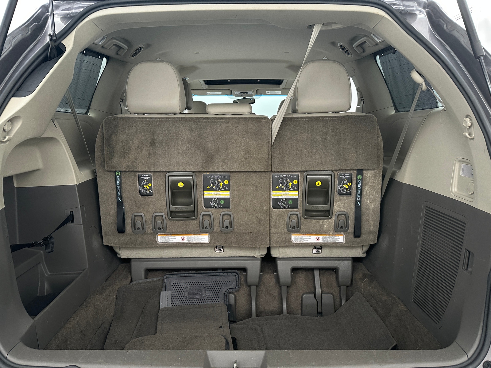 Thumbnail: 2017 Toyota Sienna - 6