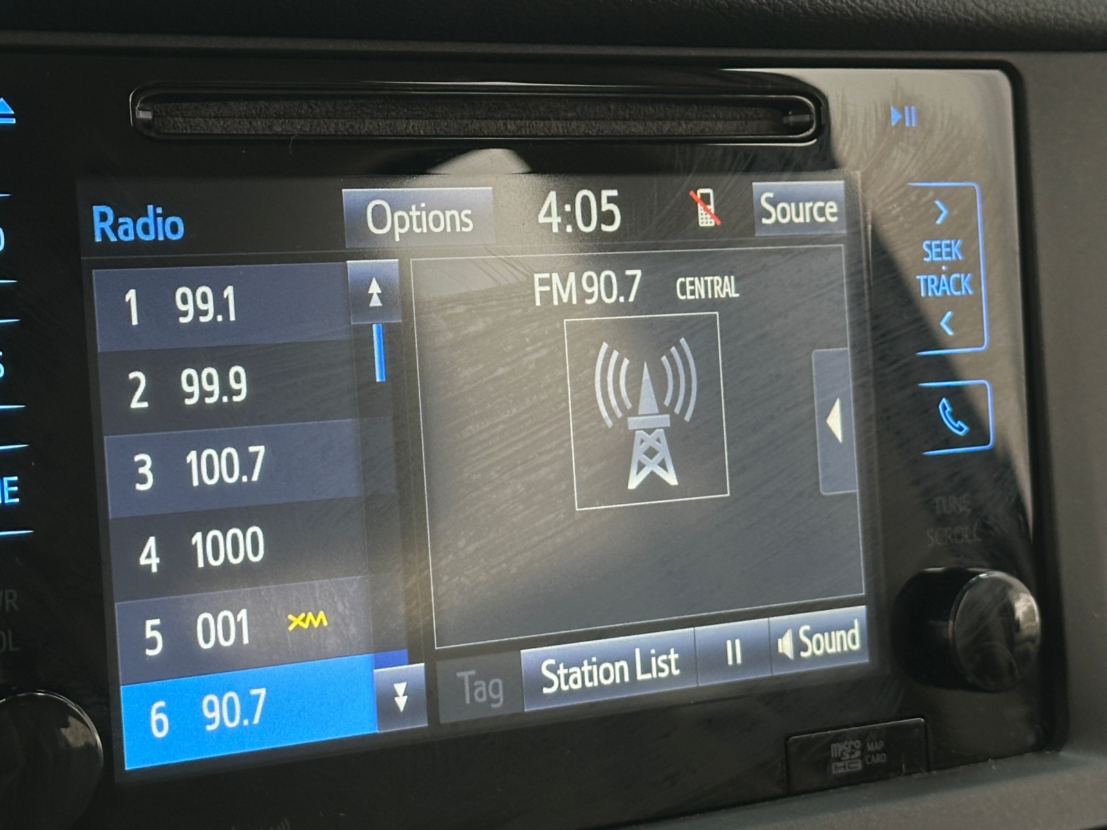 Thumbnail: 2017 Toyota Sienna - 3