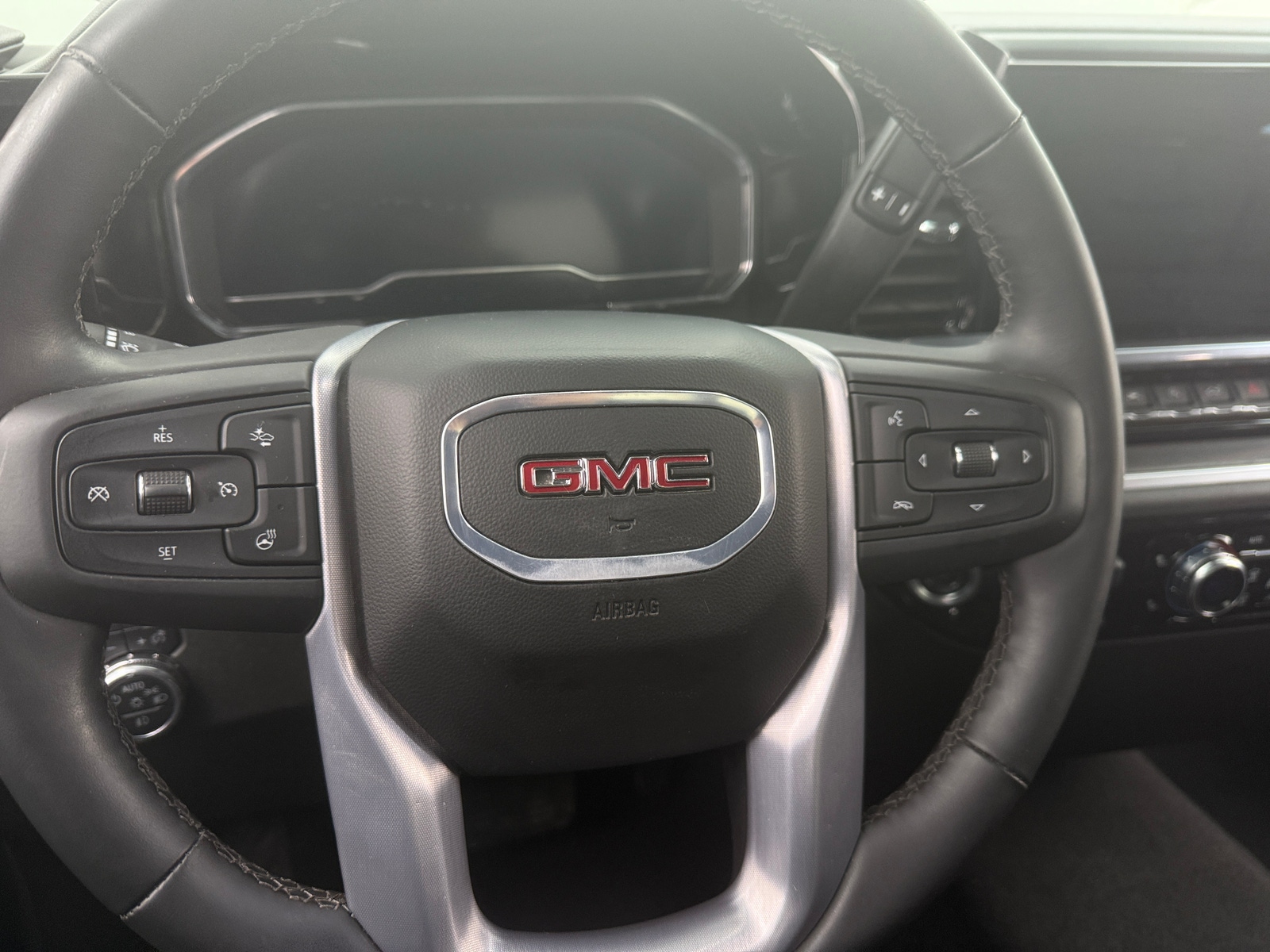 Thumbnail: 2025 GMC Sierra 1500 - 4