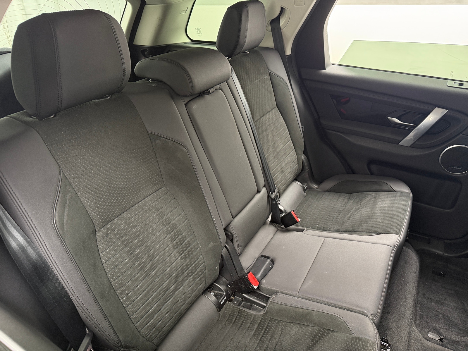 Thumbnail: 2020 Land Rover Discovery Sport - 6