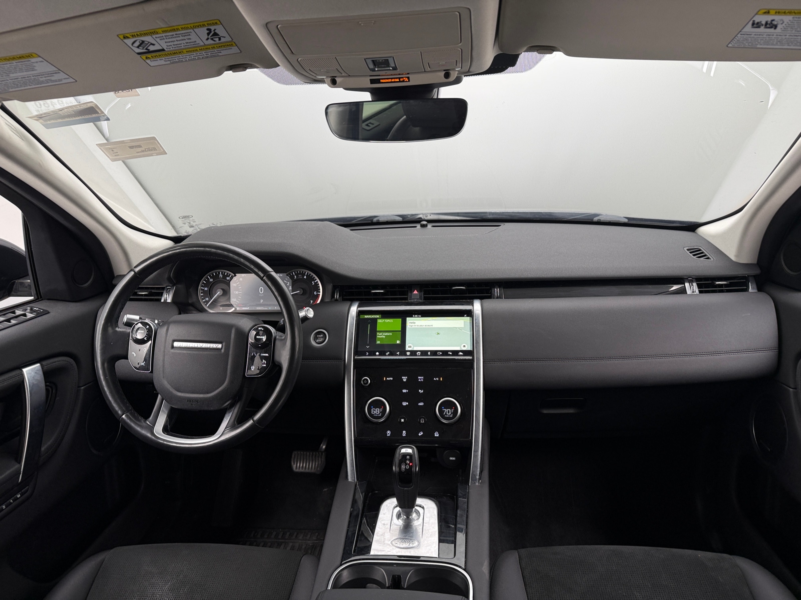 Thumbnail: 2020 Land Rover Discovery Sport - 3