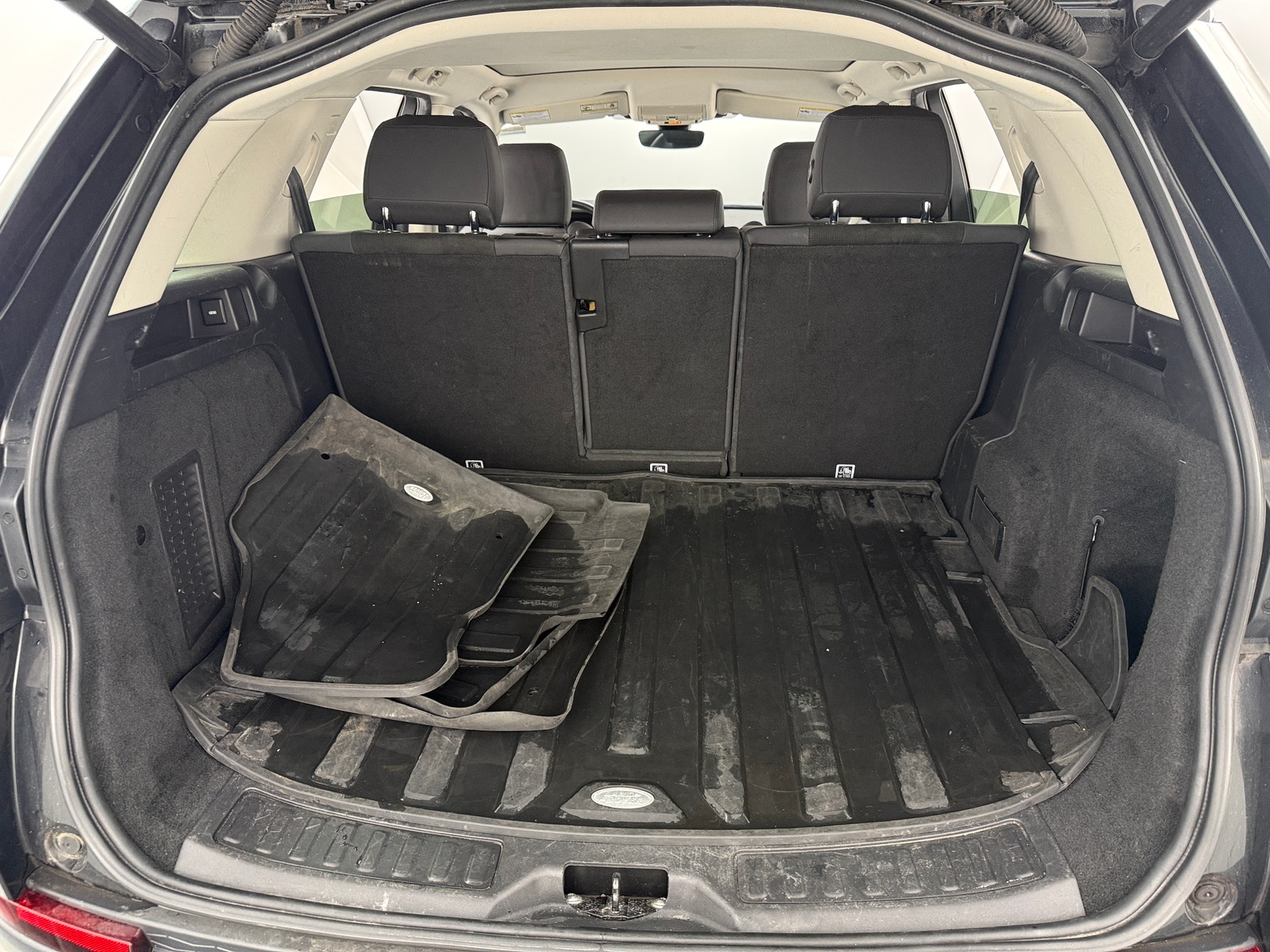 Thumbnail: 2020 Land Rover Discovery Sport - 7