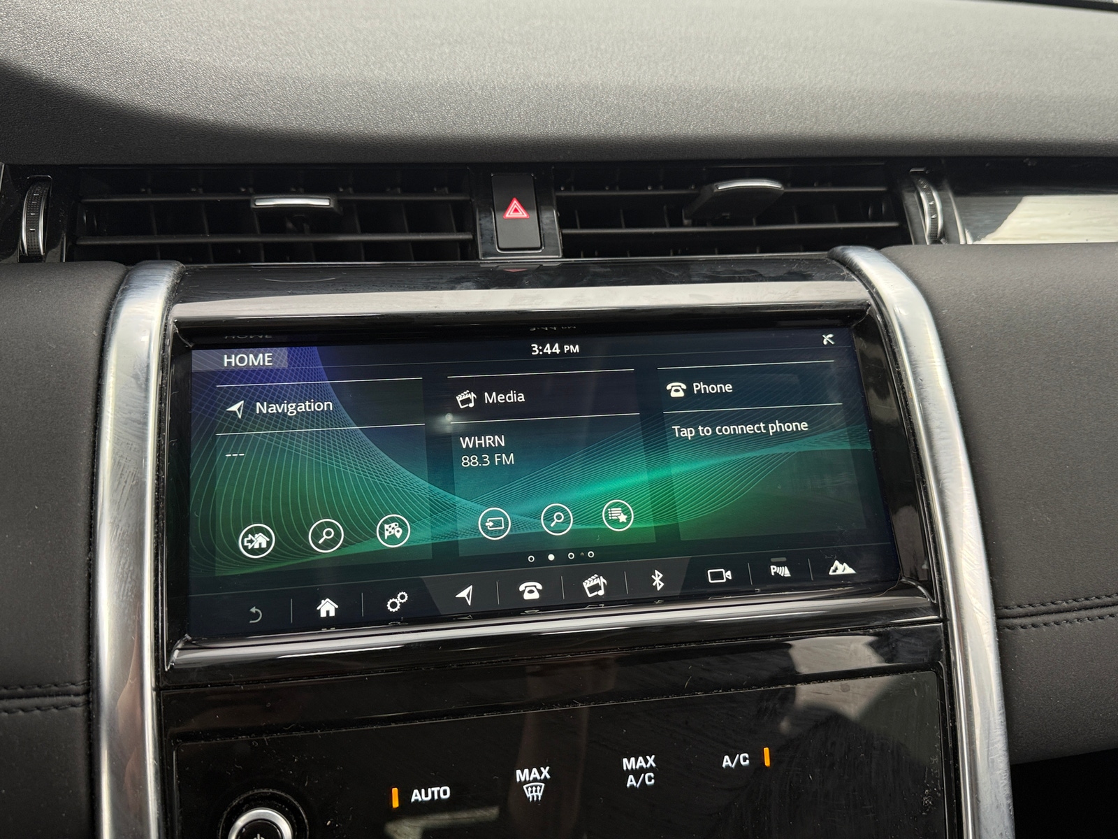 Thumbnail: 2020 Land Rover Discovery Sport - 4