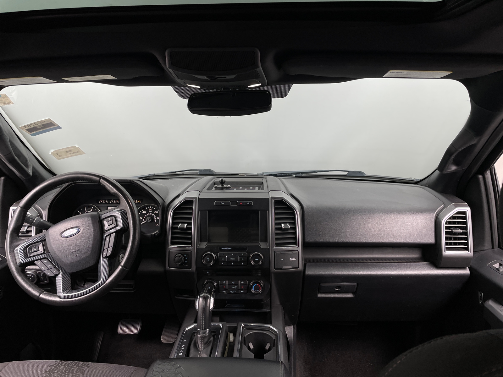 Thumbnail: 2018 Ford Econoline - 3