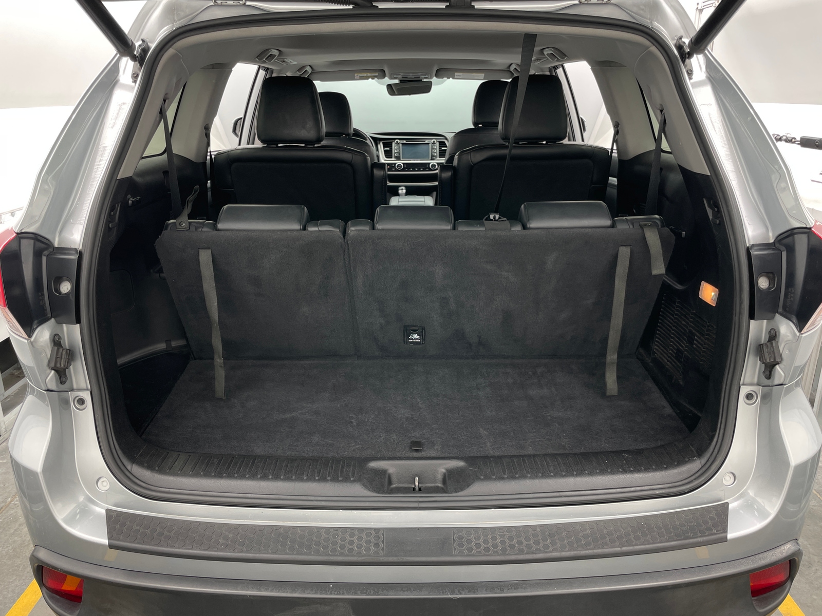 Thumbnail: 2019 Toyota Highlander - 6