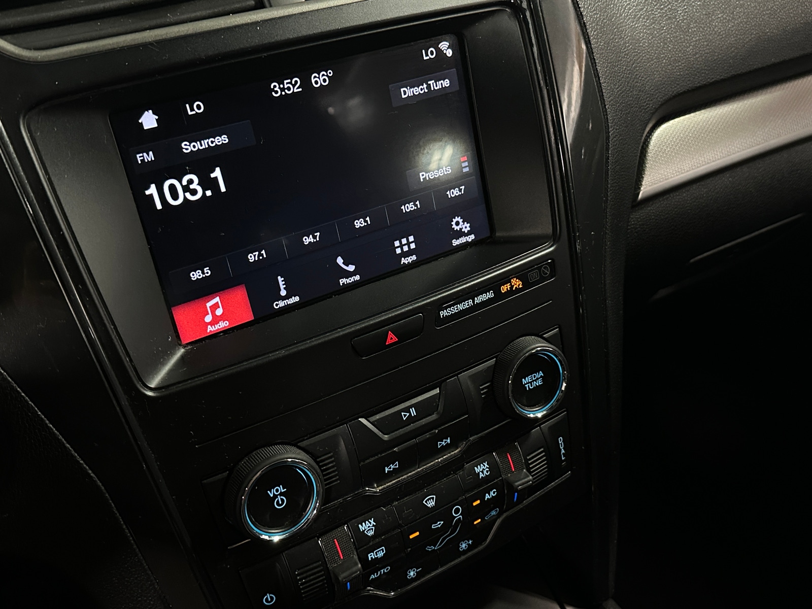 Thumbnail: 2019 Ford Explorer - 4