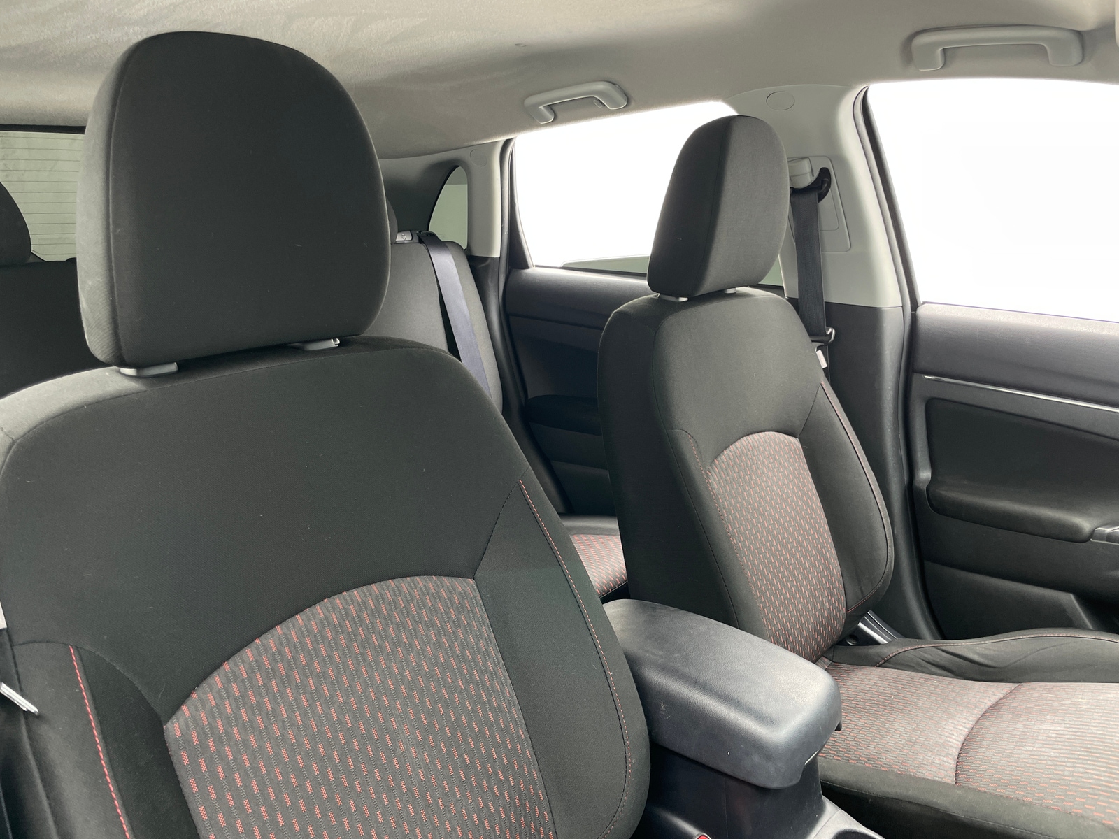 Thumbnail: 2017 Mitsubishi Outlander Sport - 2