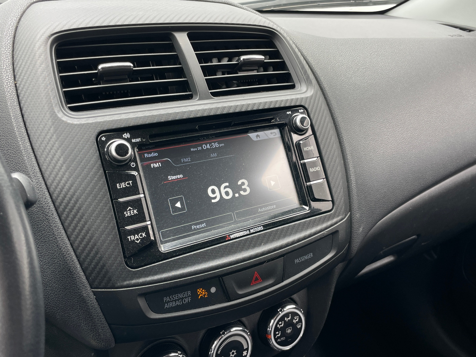 Thumbnail: 2017 Mitsubishi Outlander Sport - 4