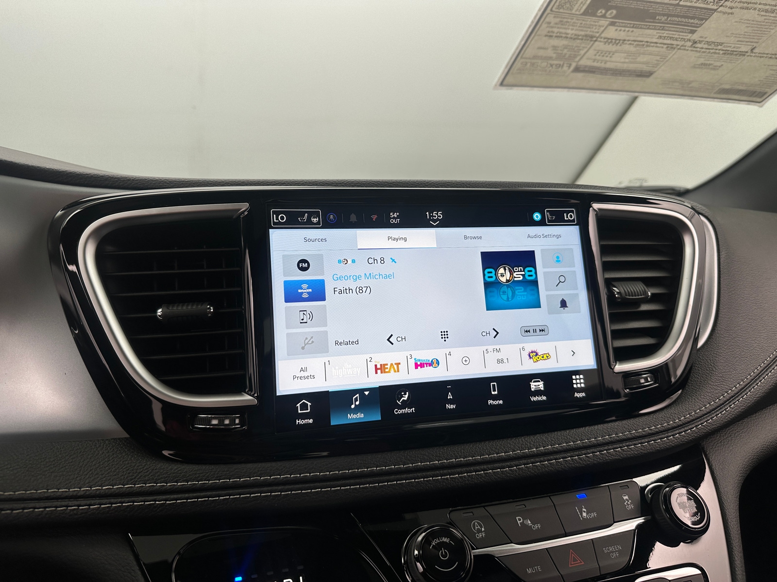 Thumbnail: 2026 Chrysler Pacifica - 3