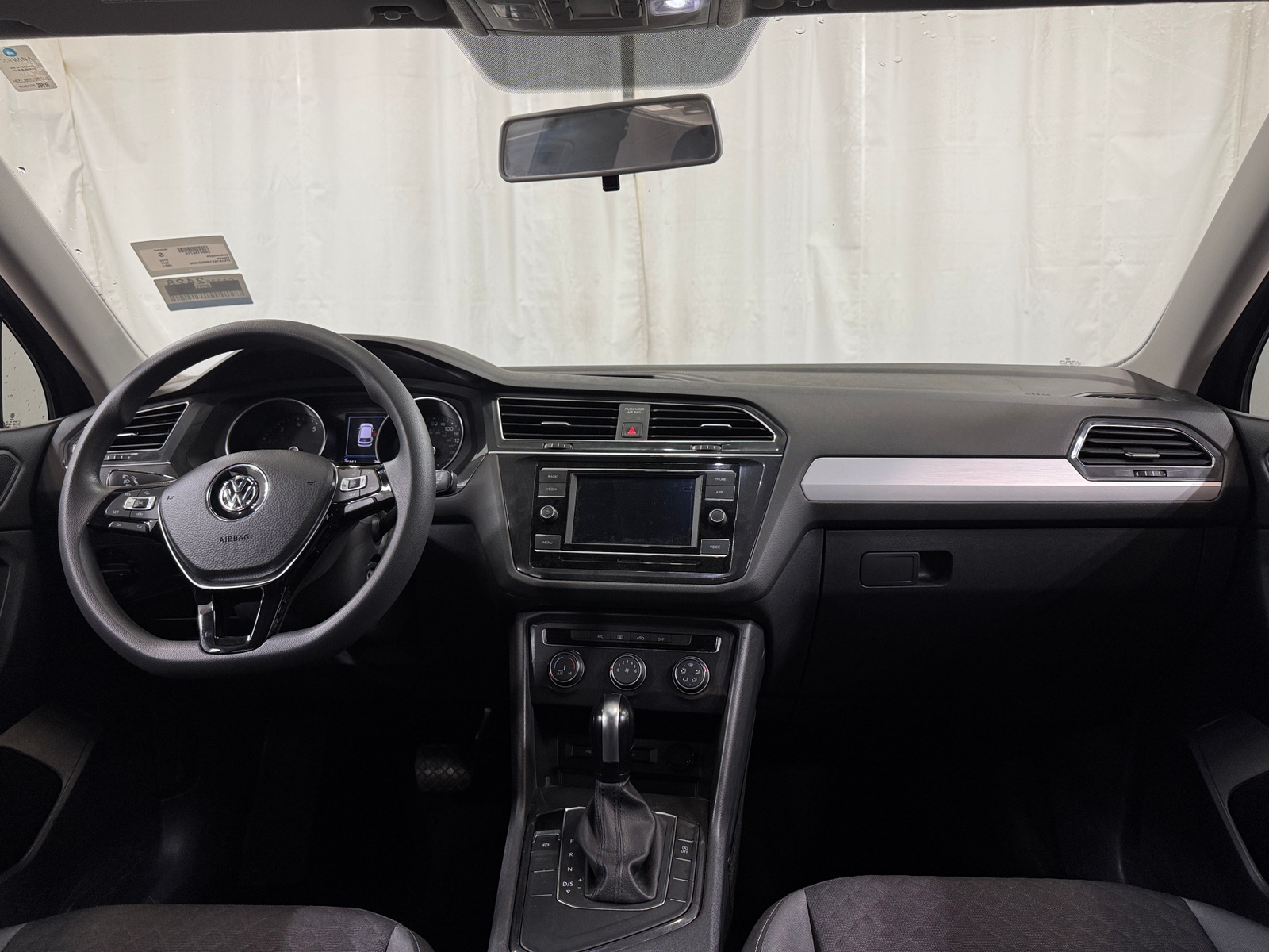 Thumbnail: 2021 Volkswagen Tiguan - 3