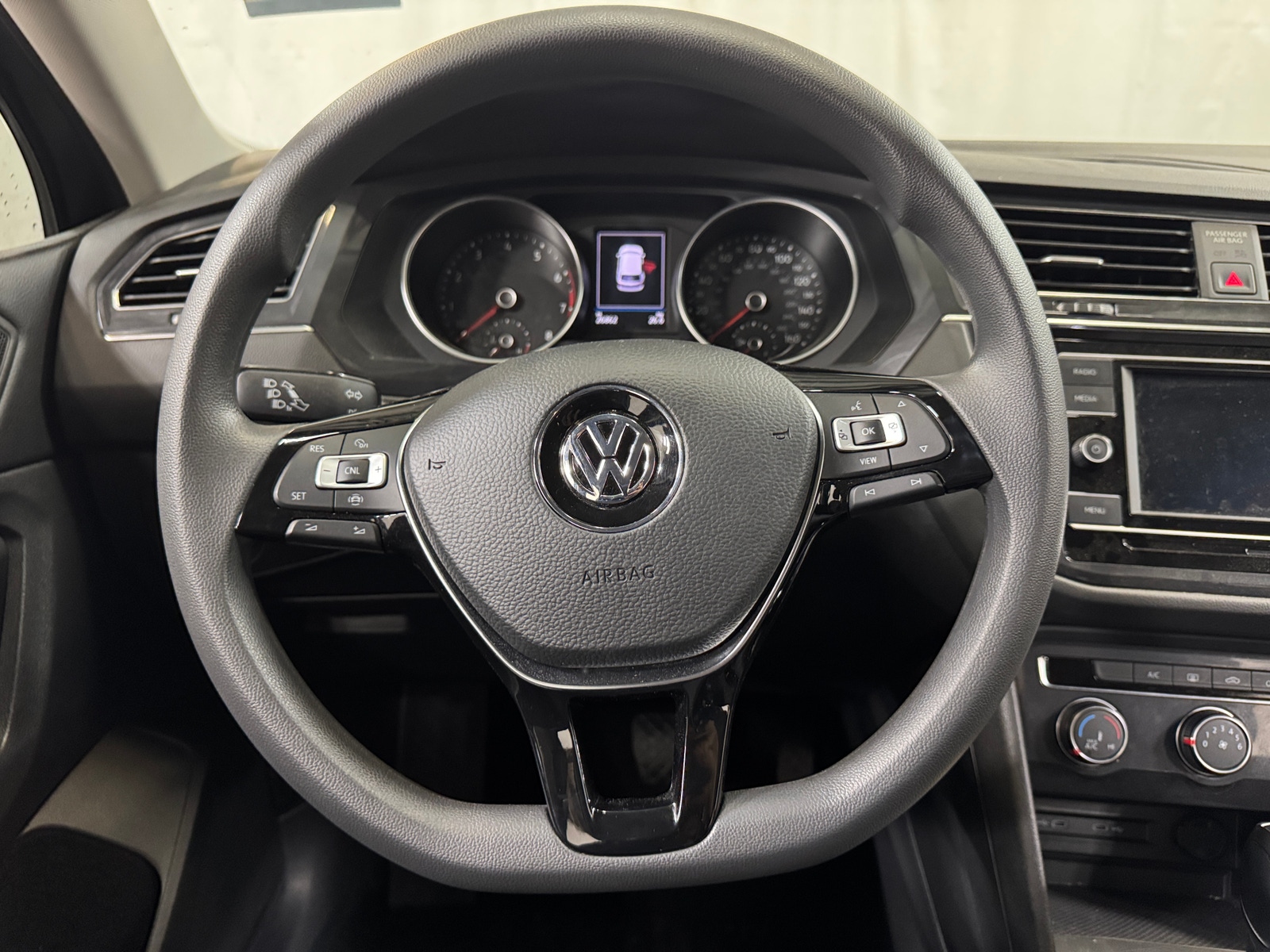 Thumbnail: 2021 Volkswagen Tiguan - 5