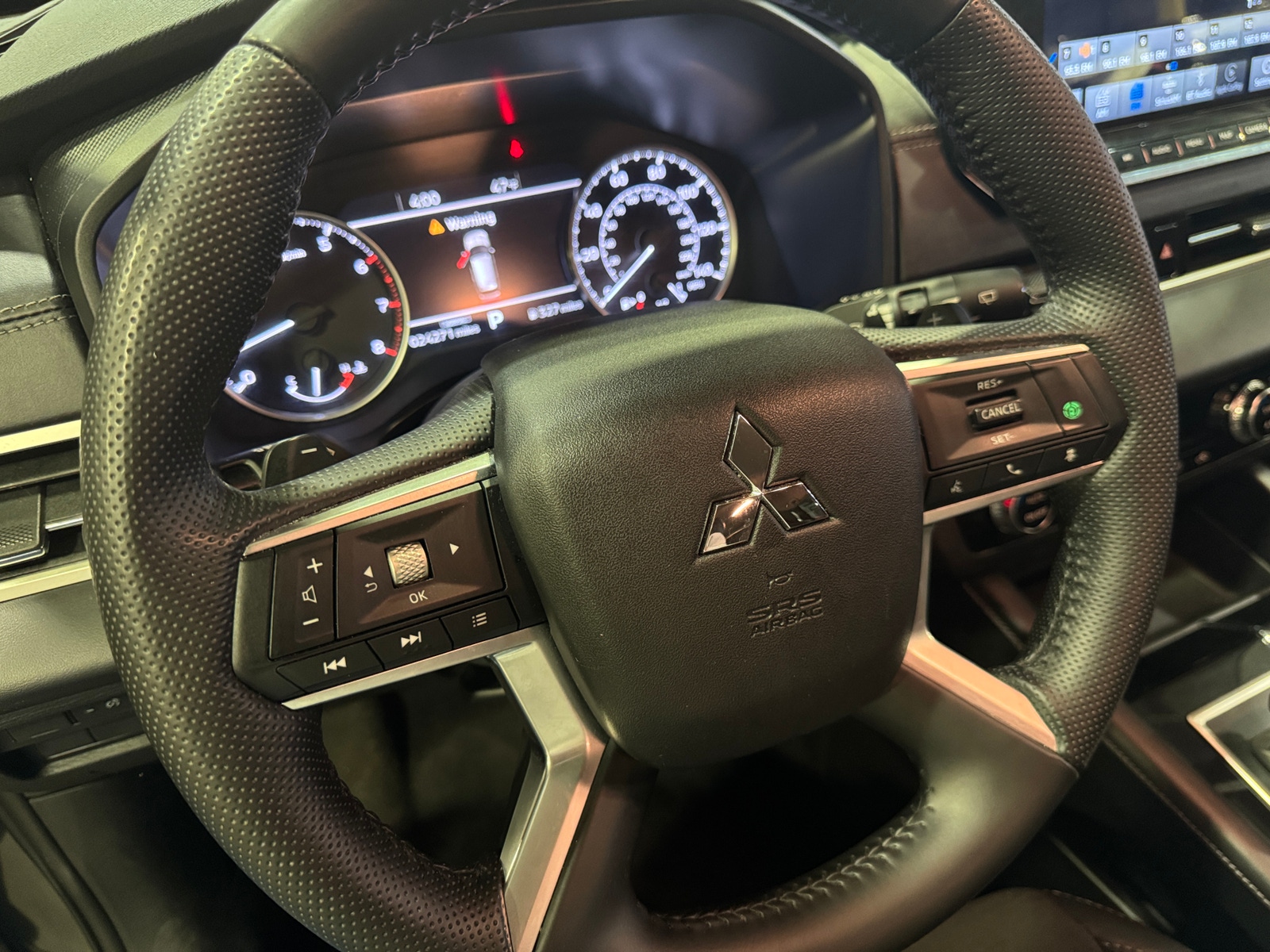 Thumbnail: 2024 Mitsubishi Outlander - 4