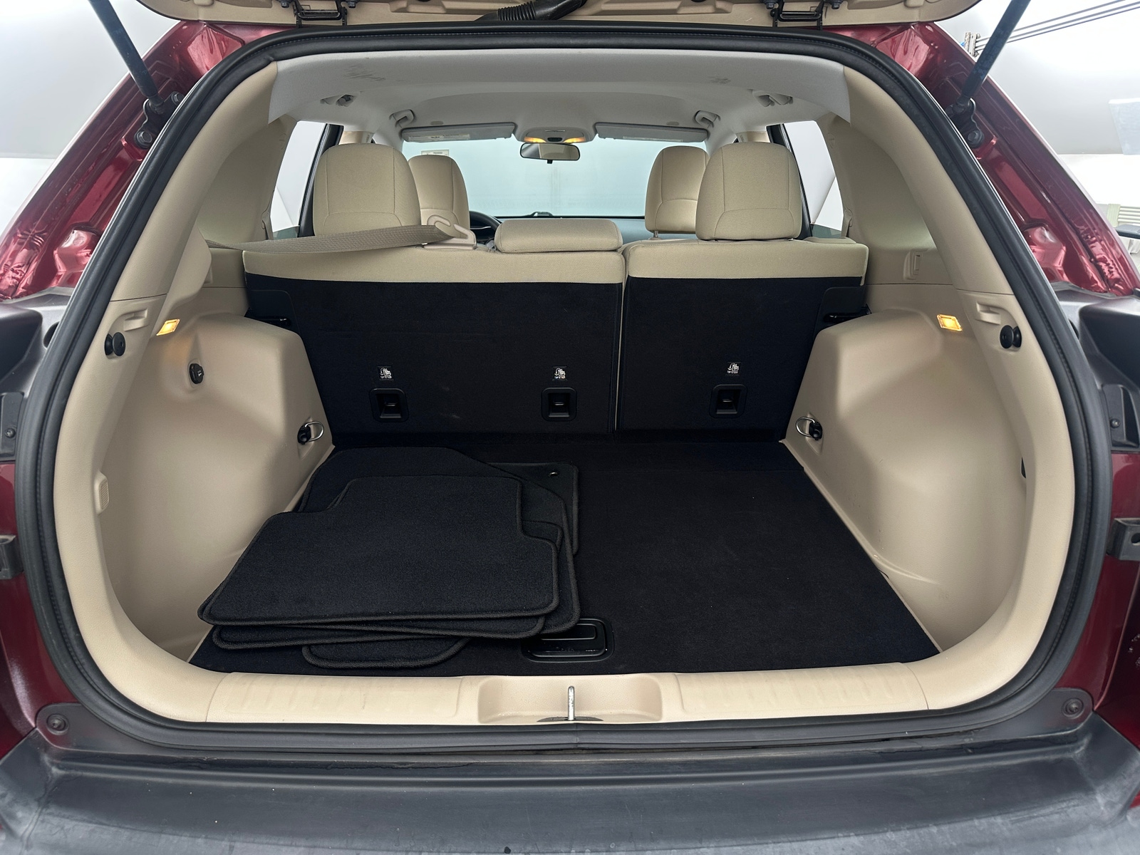 Thumbnail: 2019 Jeep Cherokee - 7