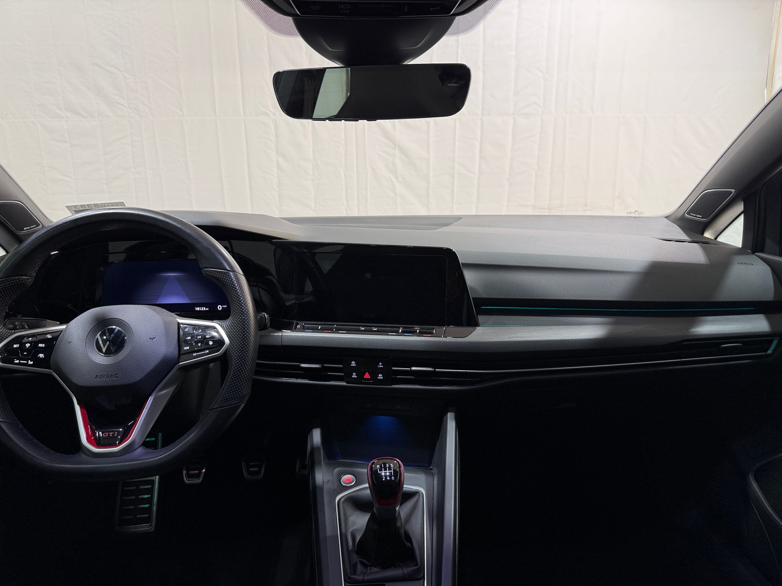 Thumbnail: 2022 Volkswagen Golf - 3