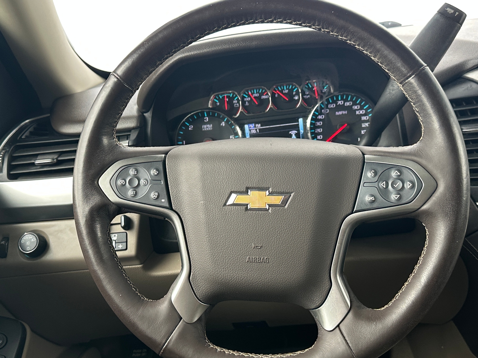 Thumbnail: 2019 Chevrolet Suburban - 4