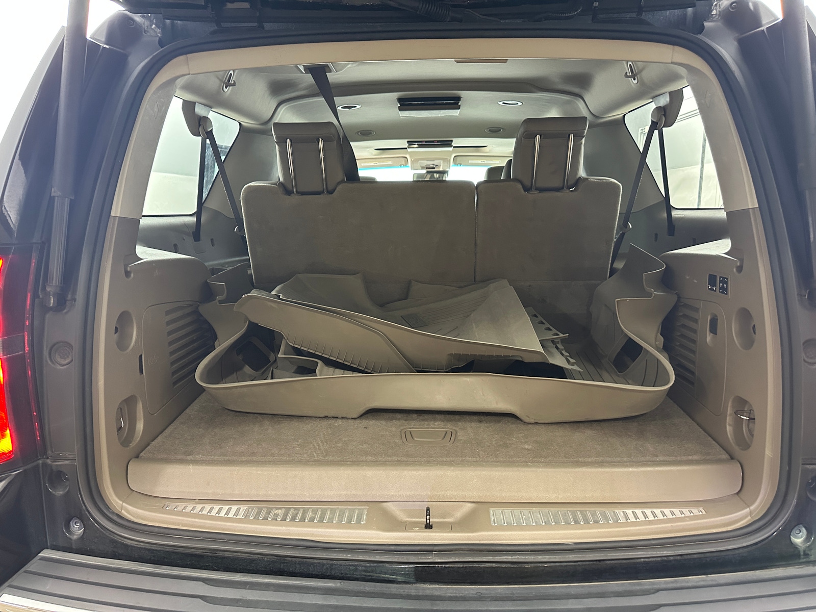 Thumbnail: 2019 Chevrolet Suburban - 6