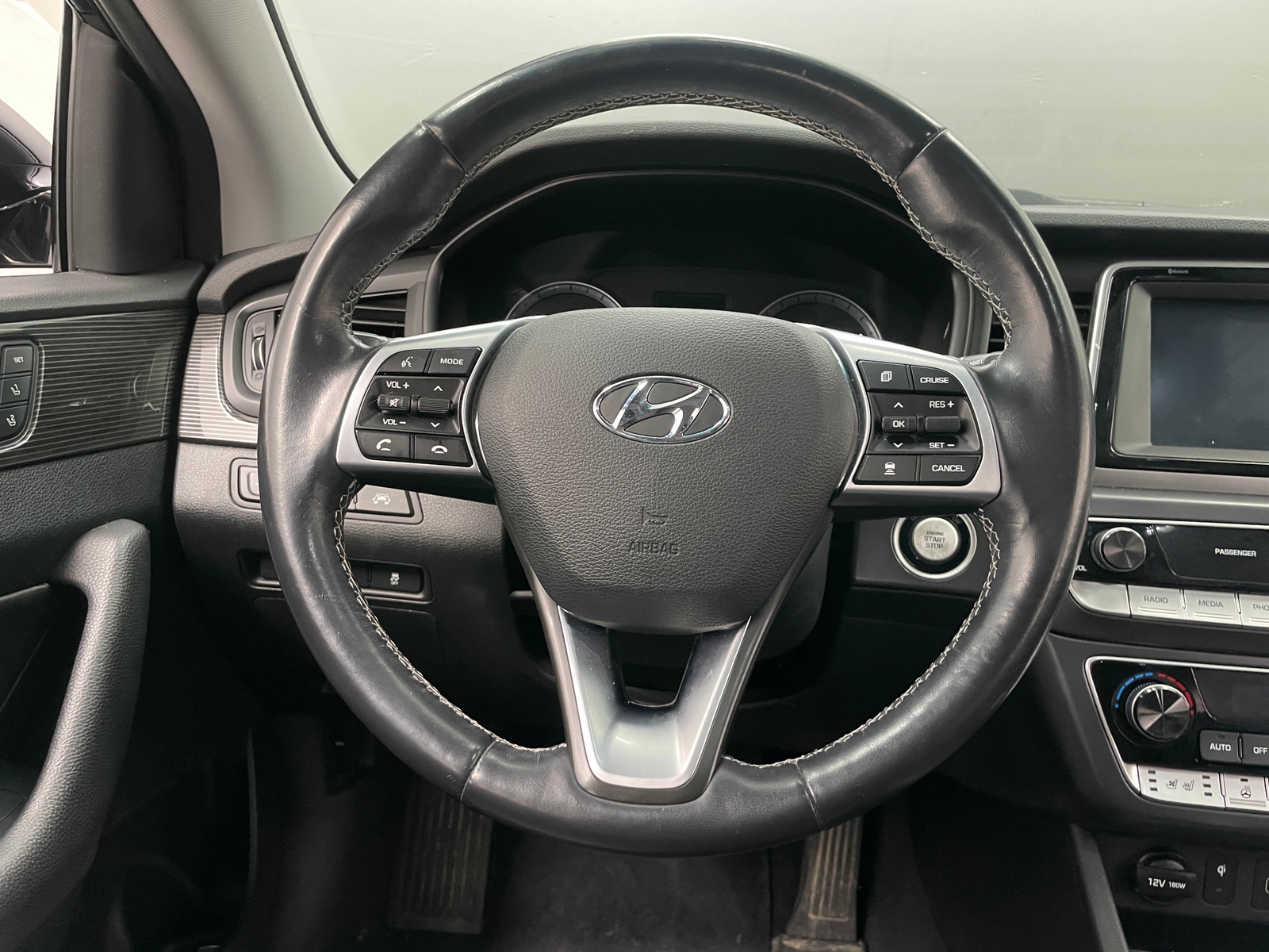 Thumbnail: 2019 Hyundai Sonata - 4