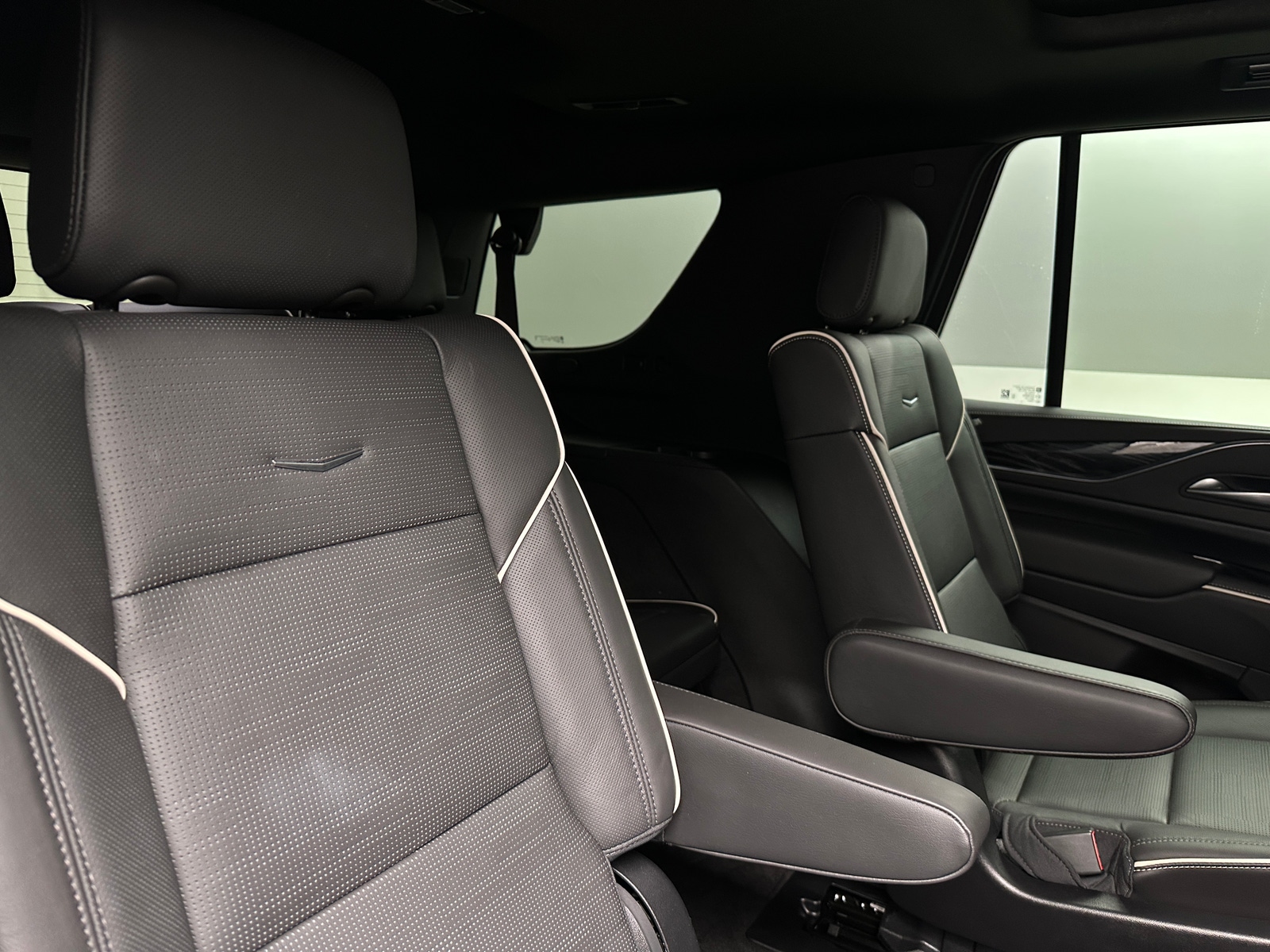 Thumbnail: 2023 Cadillac Escalade - 5