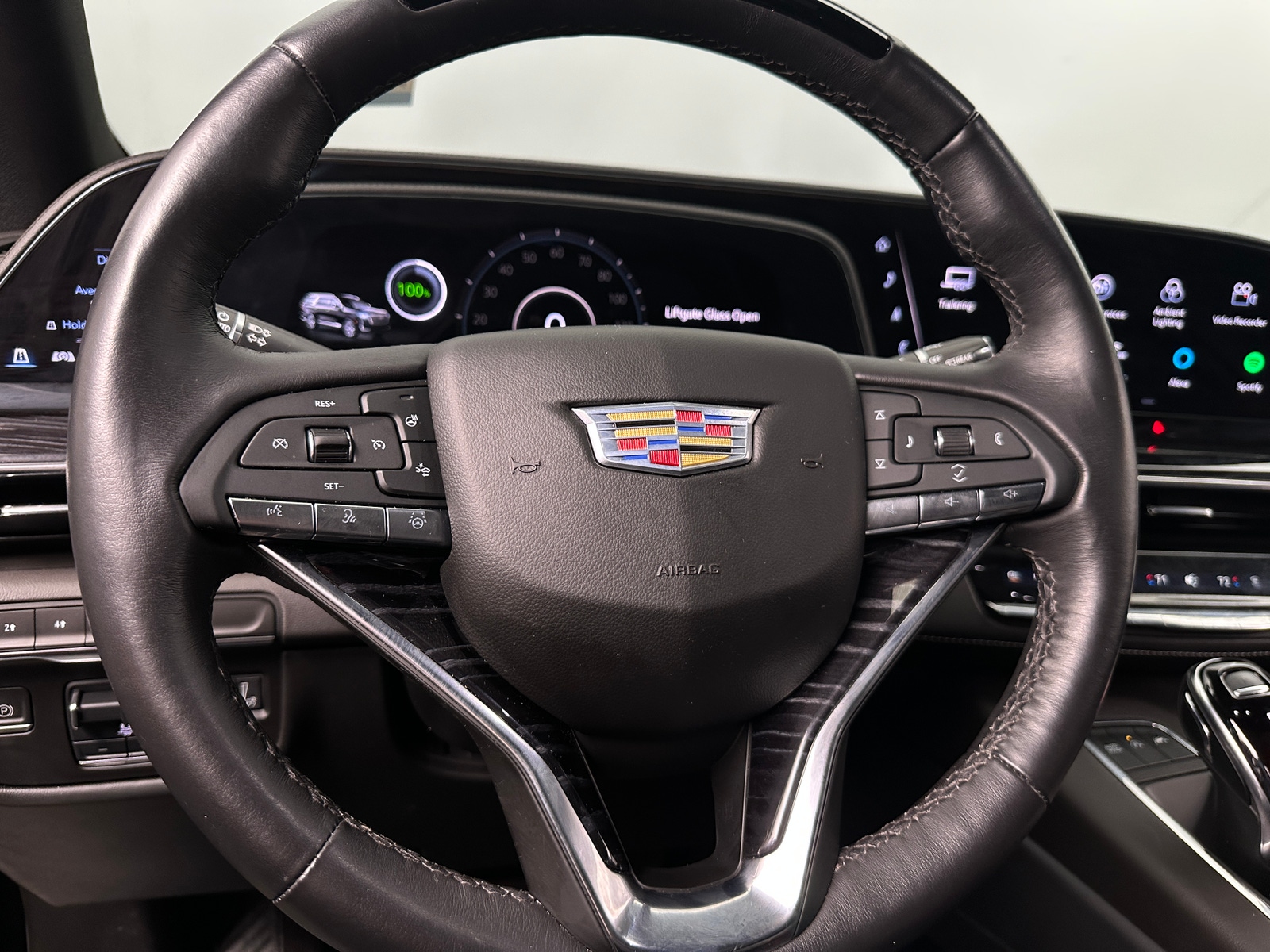 Thumbnail: 2023 Cadillac Escalade - 4