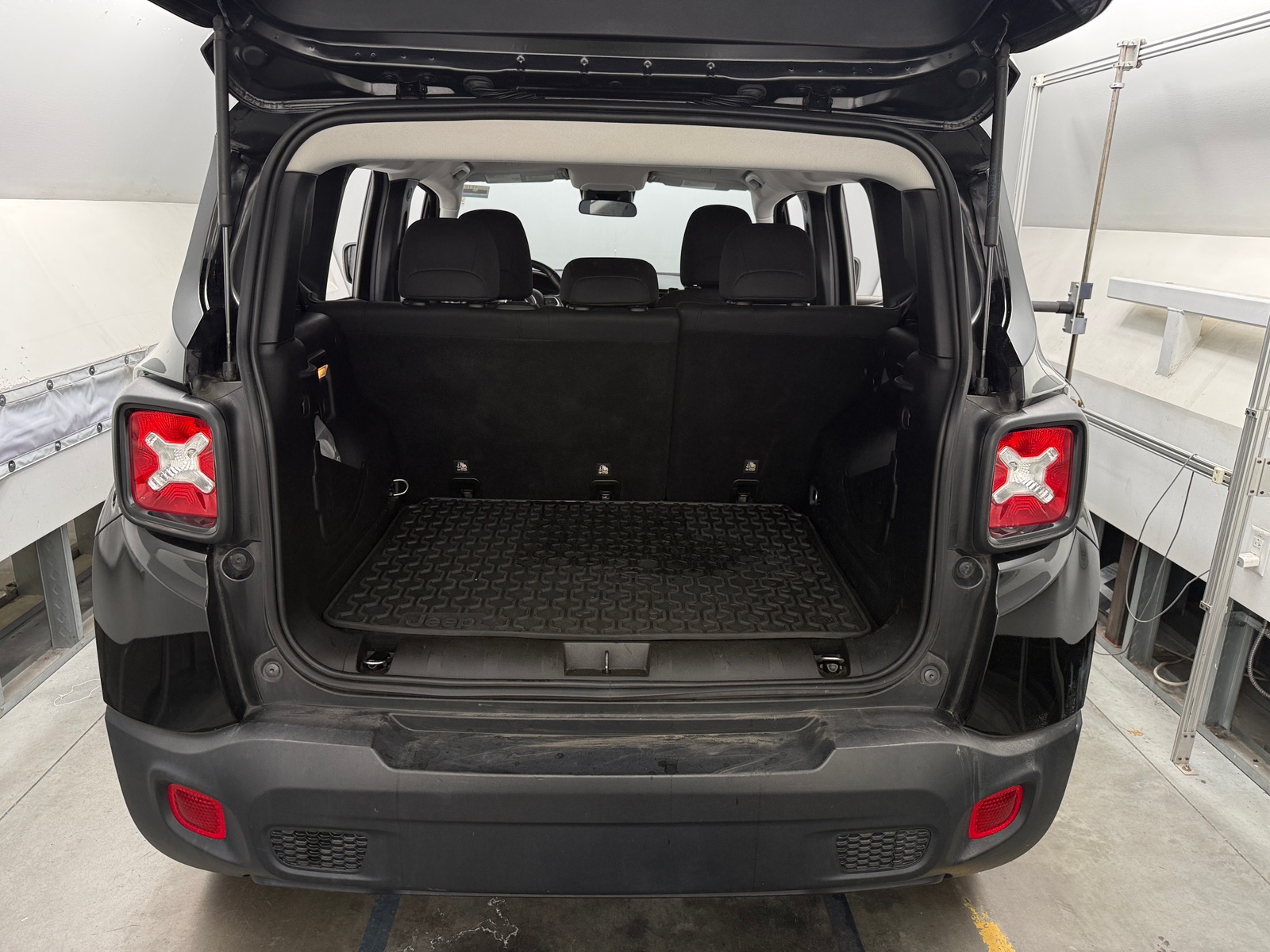 Thumbnail: 2020 Jeep Renegade - 7