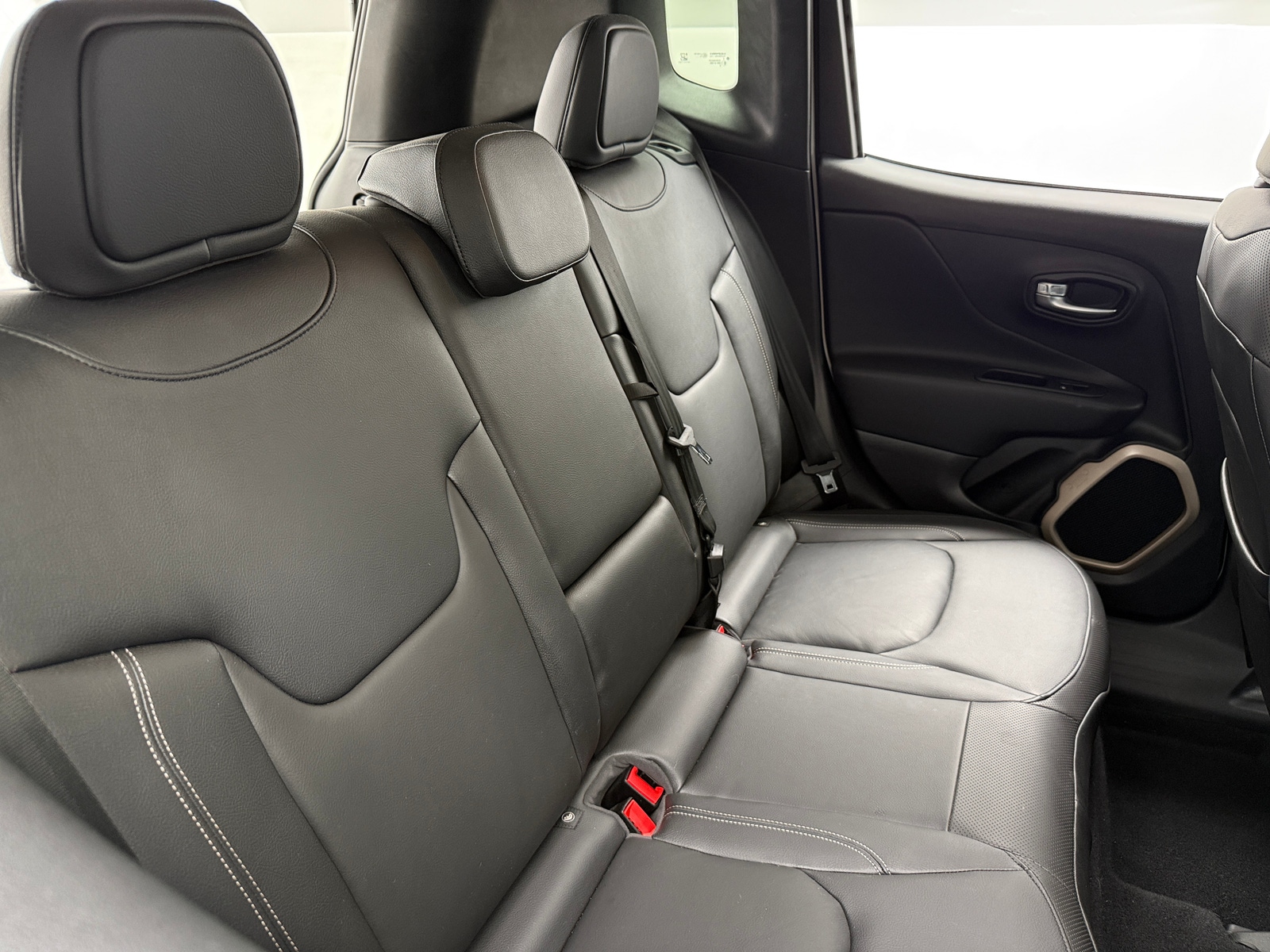 Thumbnail: 2016 Jeep Renegade - 5