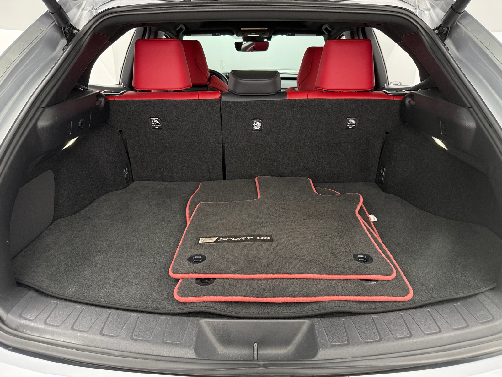 Thumbnail: 2023 Lexus UX - 6