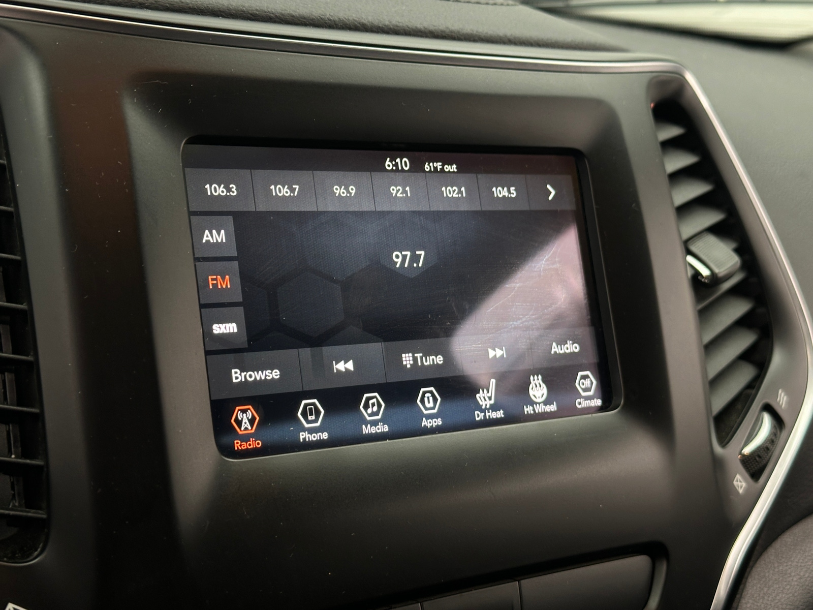 Thumbnail: 2019 Jeep Cherokee - 4