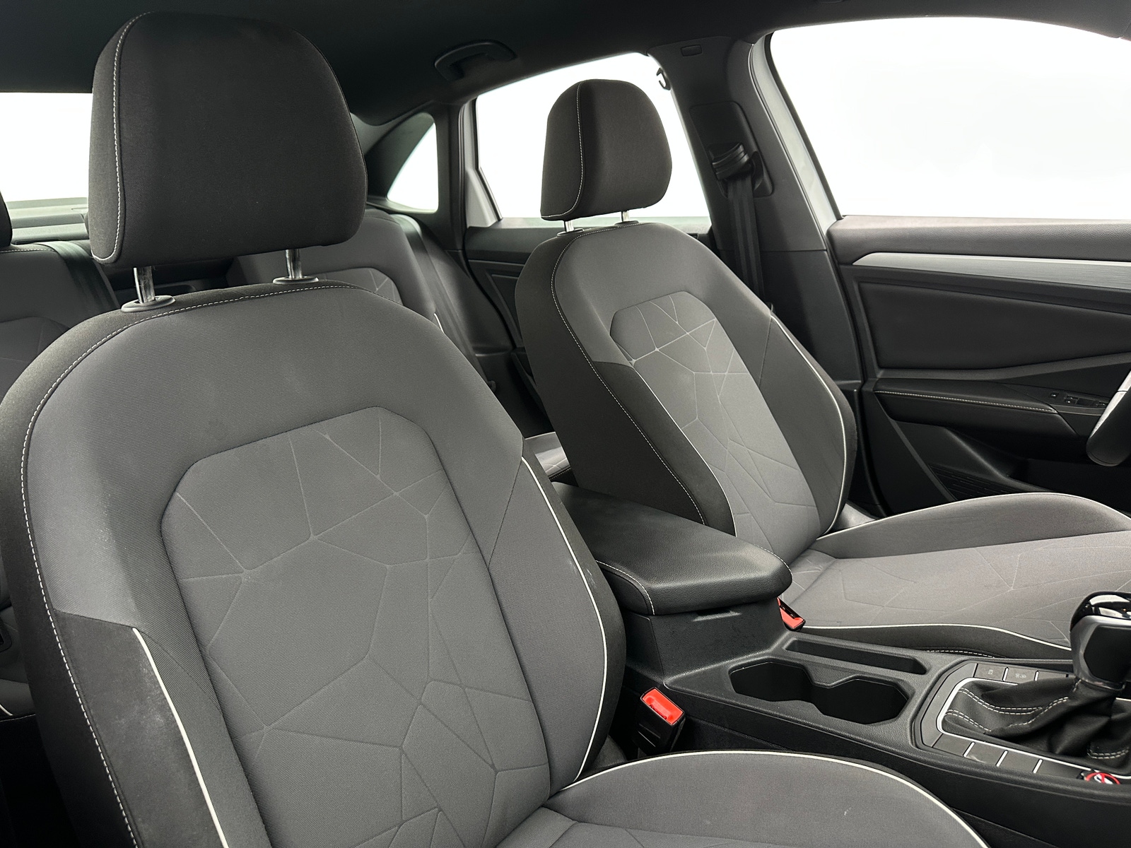 Thumbnail: 2025 Volkswagen Jetta - 2