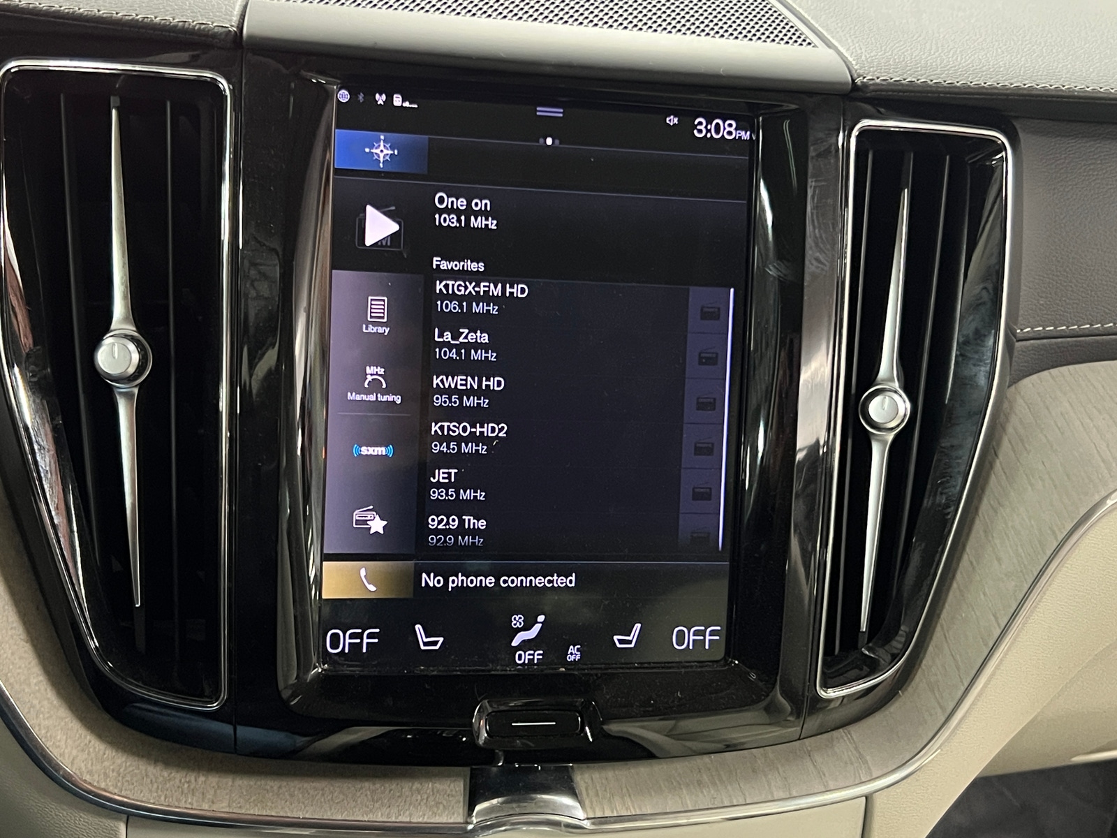 Thumbnail: 2021 Volvo XC60 - 3