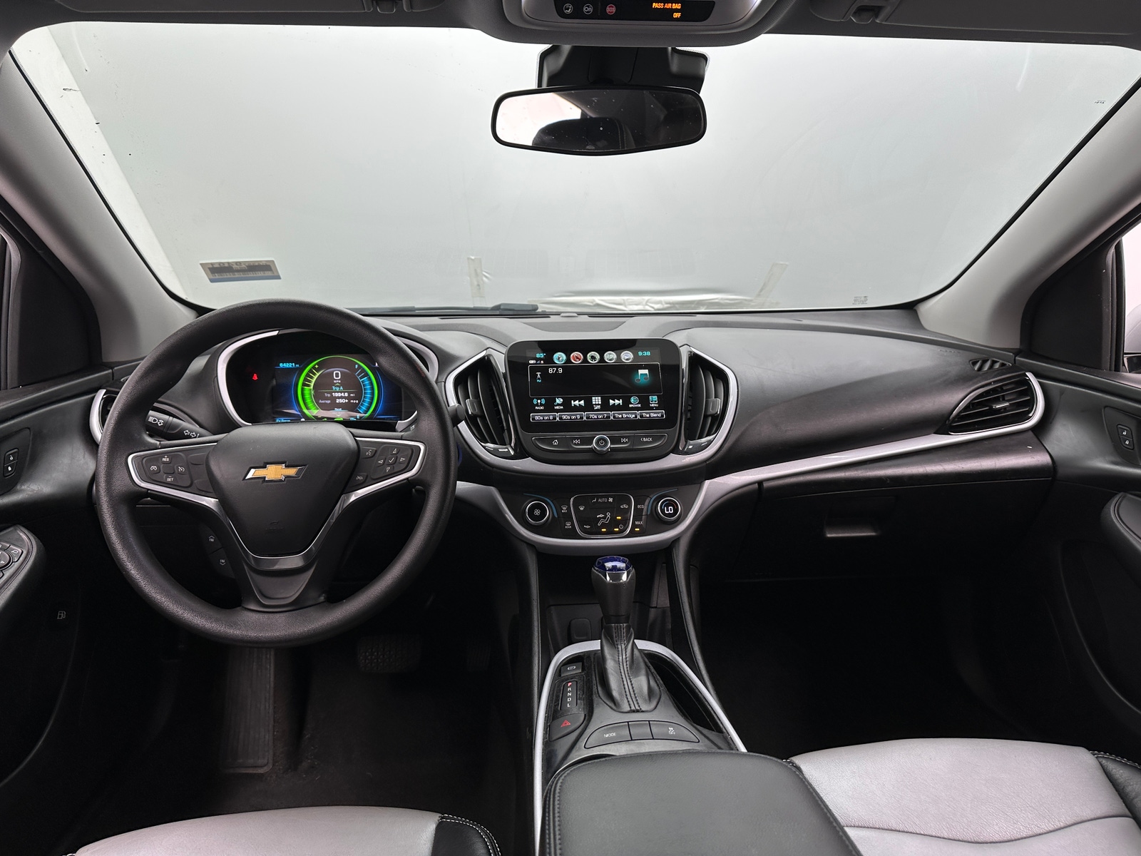 Thumbnail: 2018 Chevrolet Volt - 3