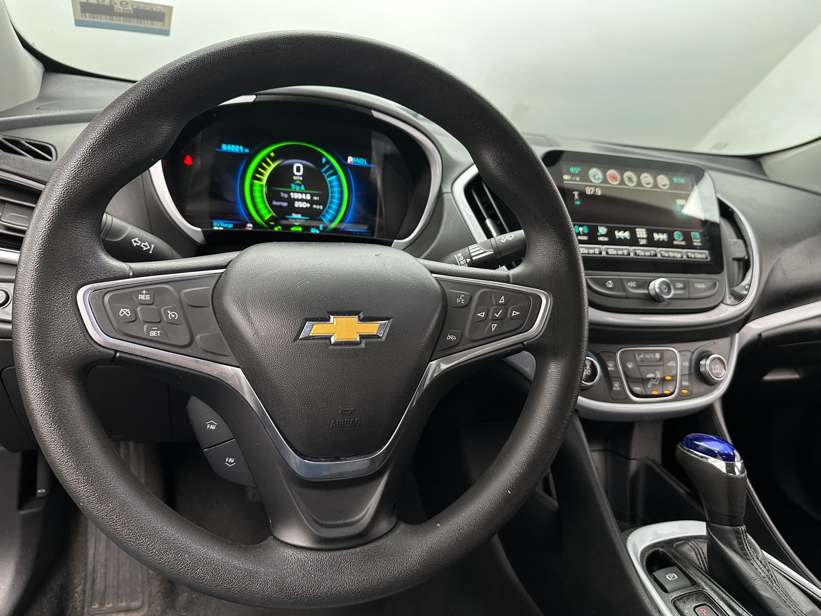 Thumbnail: 2018 Chevrolet Volt - 5