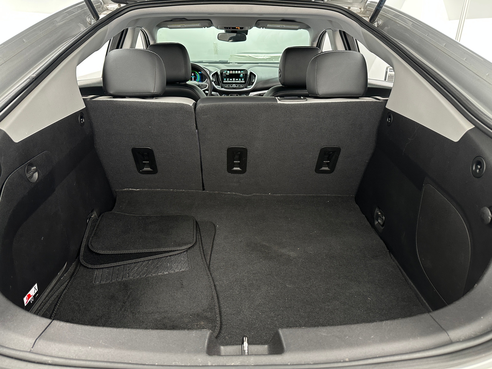 Thumbnail: 2018 Chevrolet Volt - 7