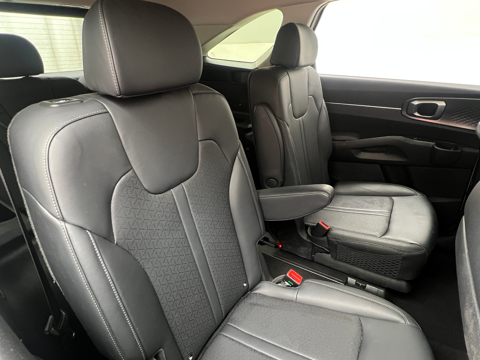 Thumbnail: 2022 Kia Sorento - 5