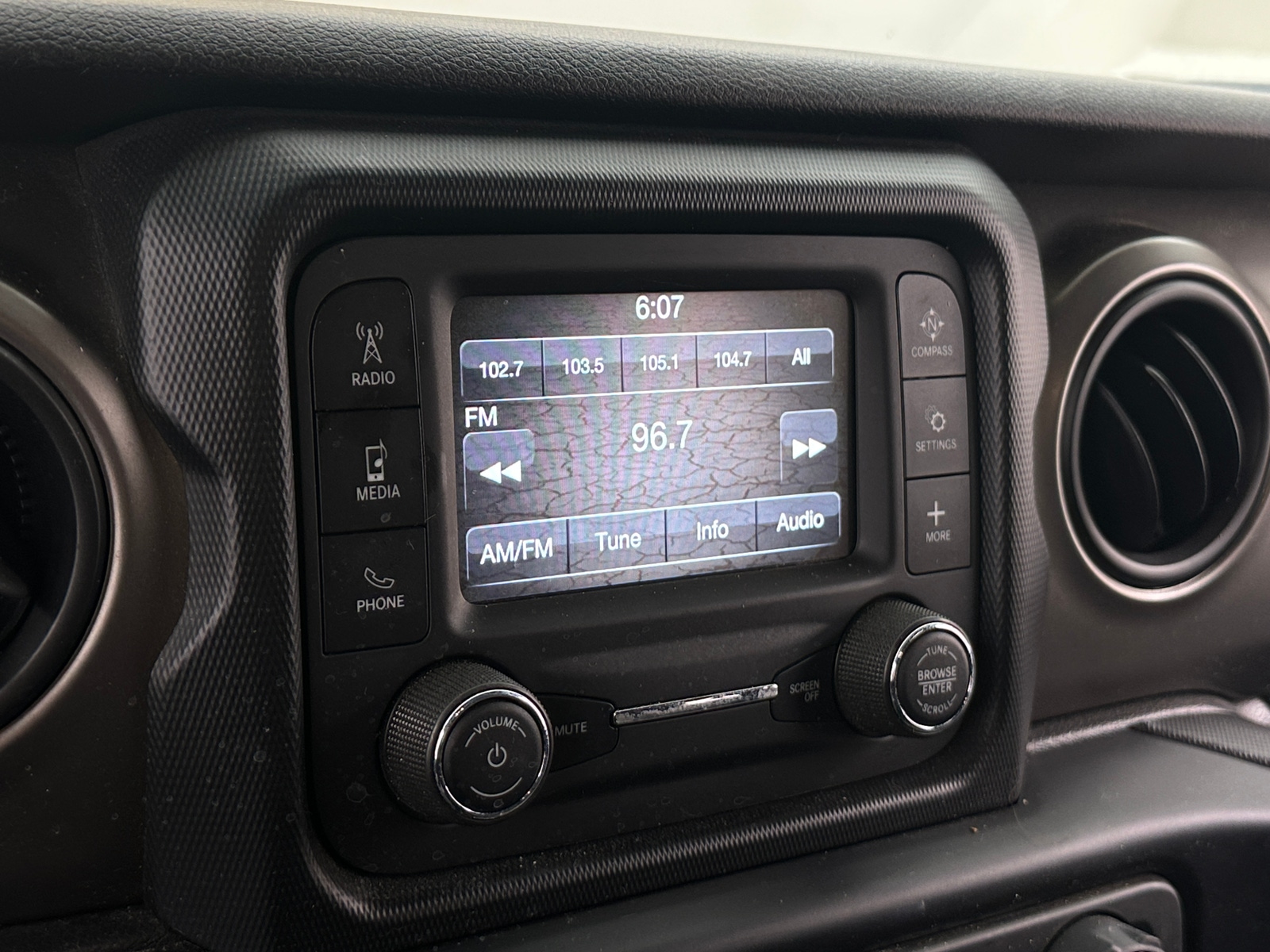 Thumbnail: 2019 Jeep Wrangler - 4