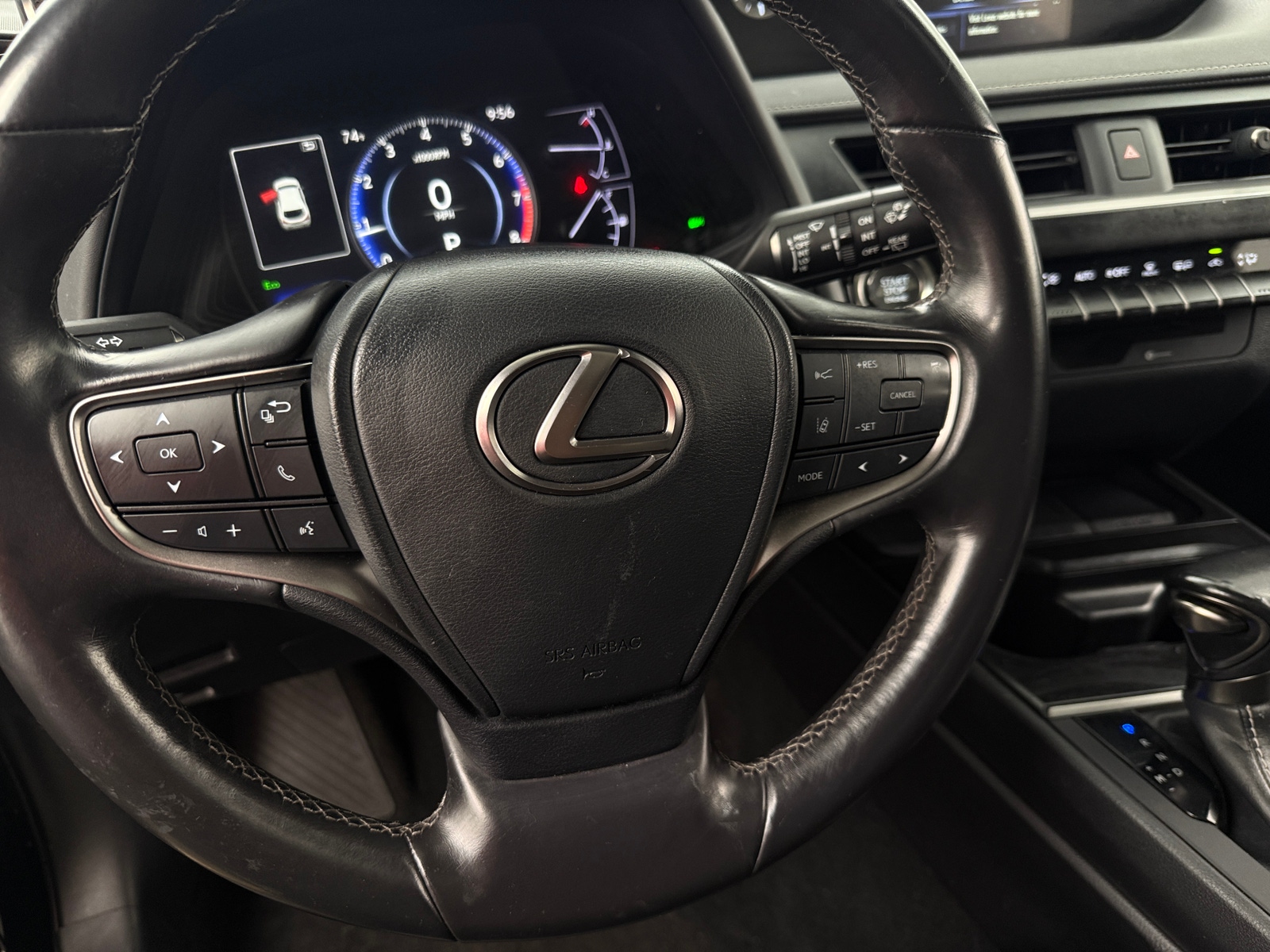 Thumbnail: 2019 Lexus UX - 4