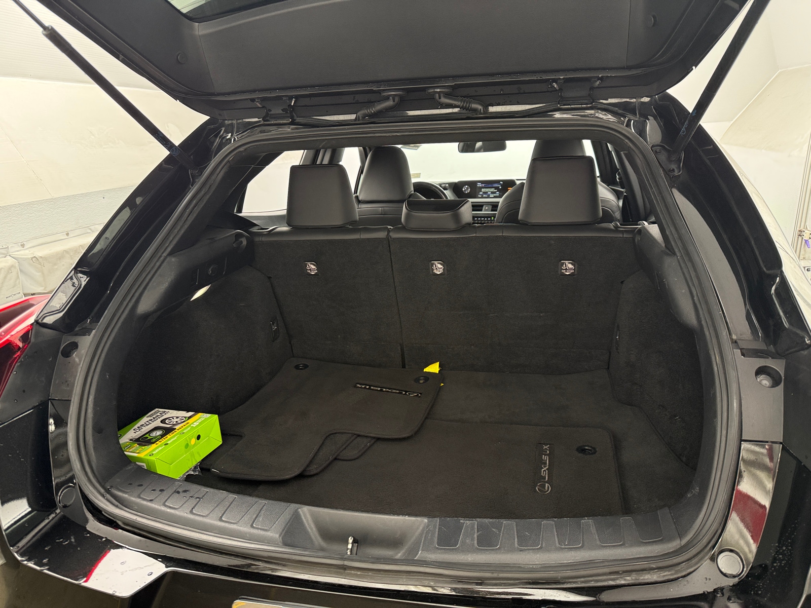 Thumbnail: 2019 Lexus UX - 6