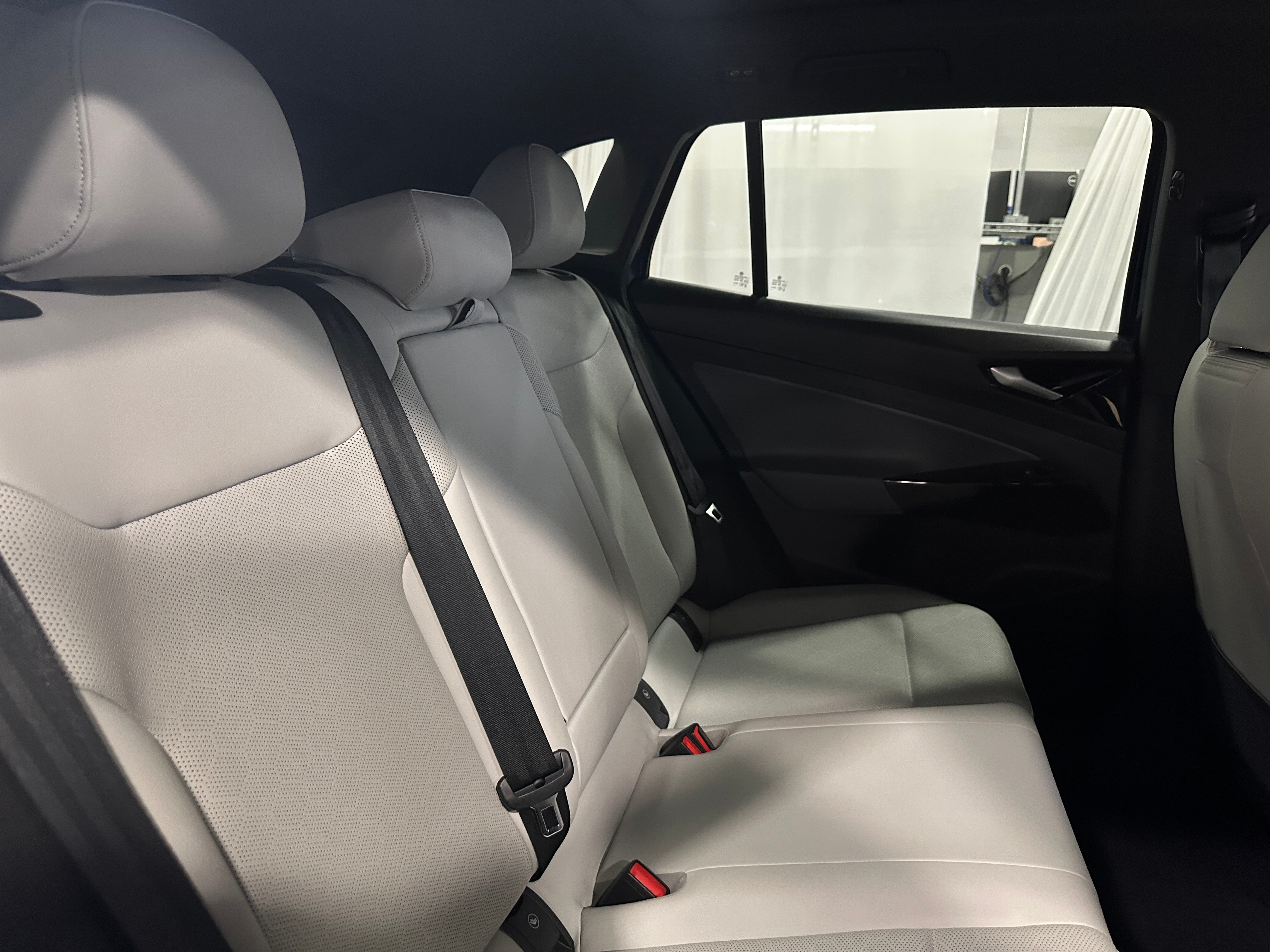 Used 2021 Volkswagen ID.4 PRO S with VIN WVGUNPE27MP059349 for sale in Oak Creek, WI