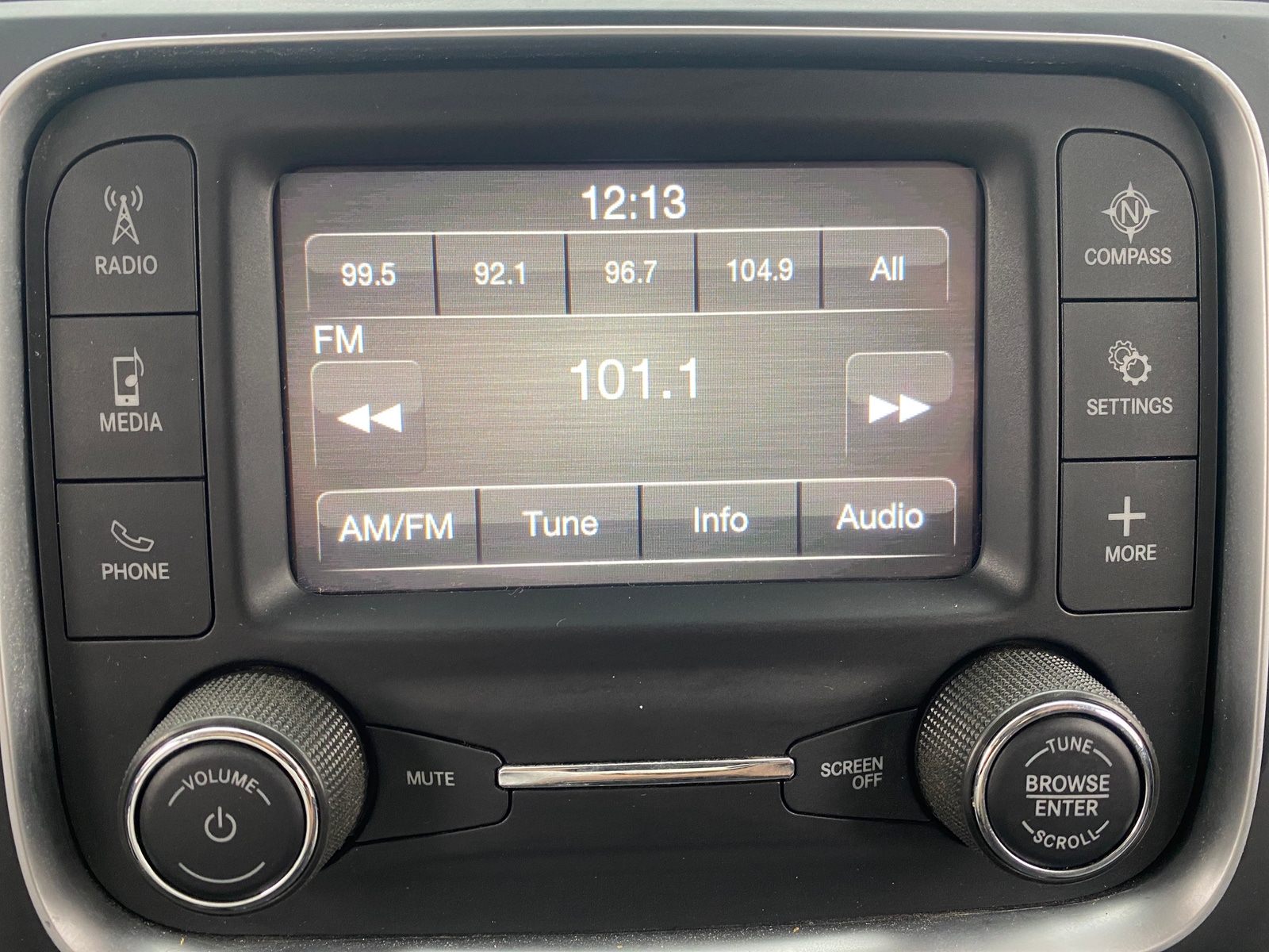 Thumbnail: 2021 RAM 1500 Classic - 4