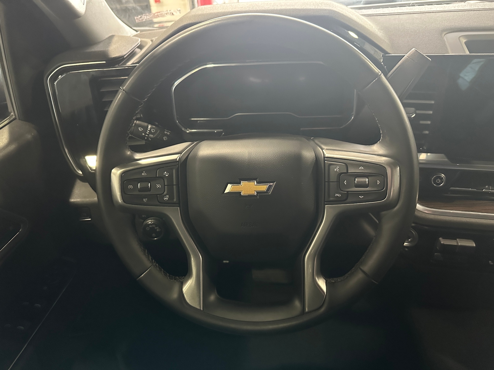 Thumbnail: 2023 Chevrolet Silverado 1500 - 5