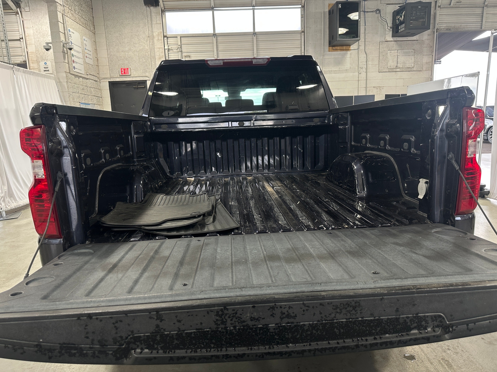 Thumbnail: 2023 Chevrolet Silverado 1500 - 7